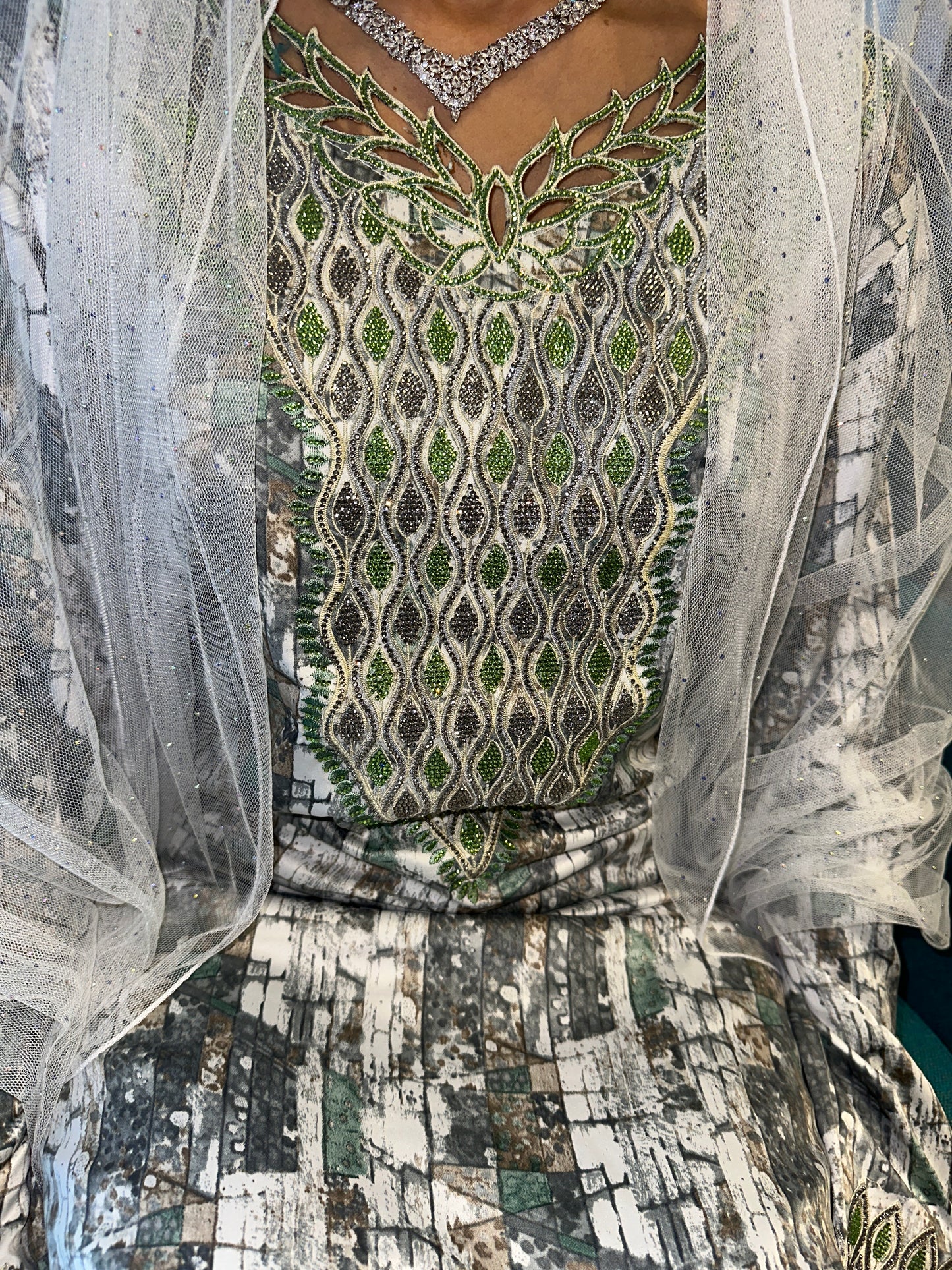 Green and grey mkhawar