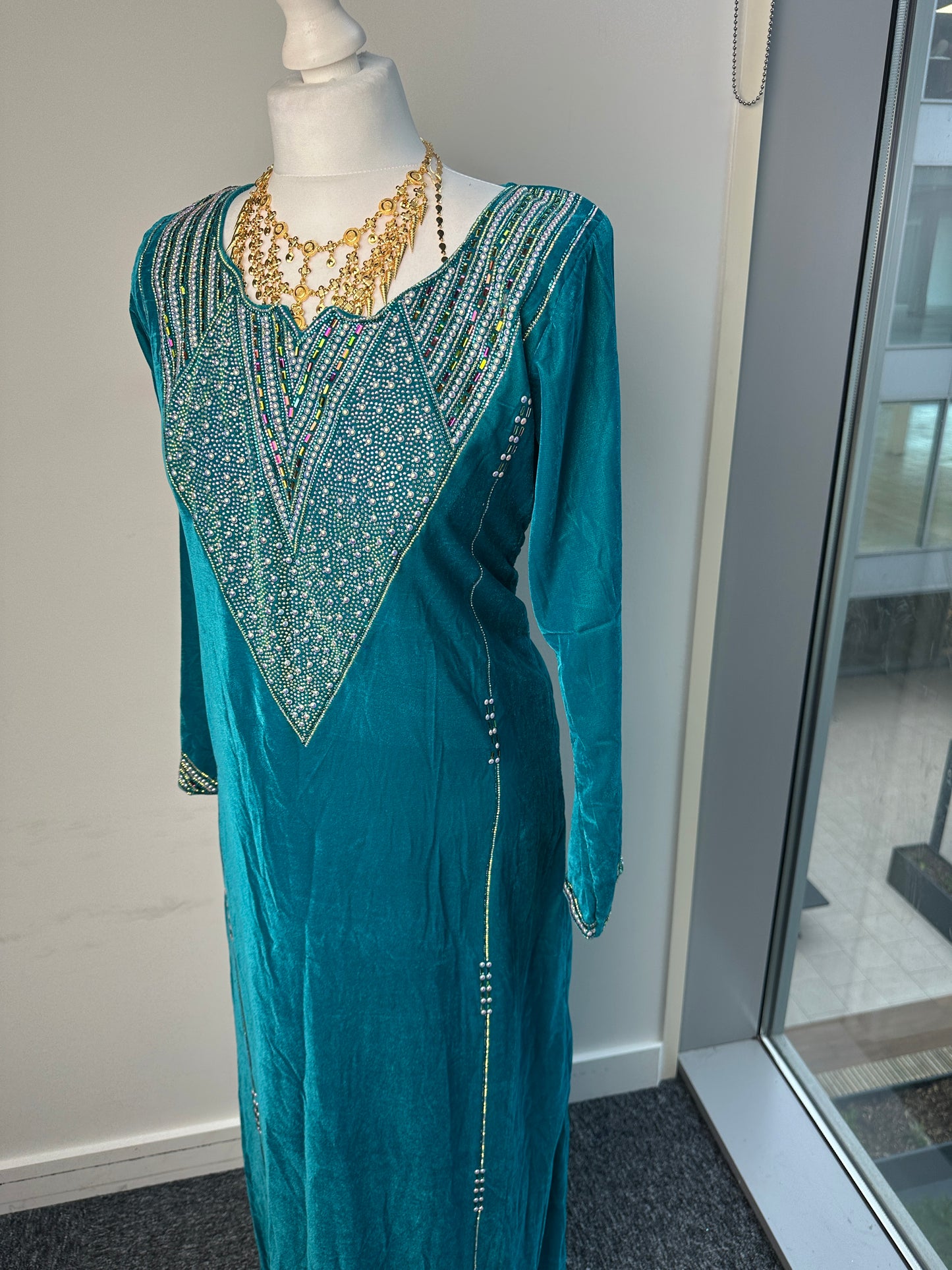 Turquoise velvet Mukhawar