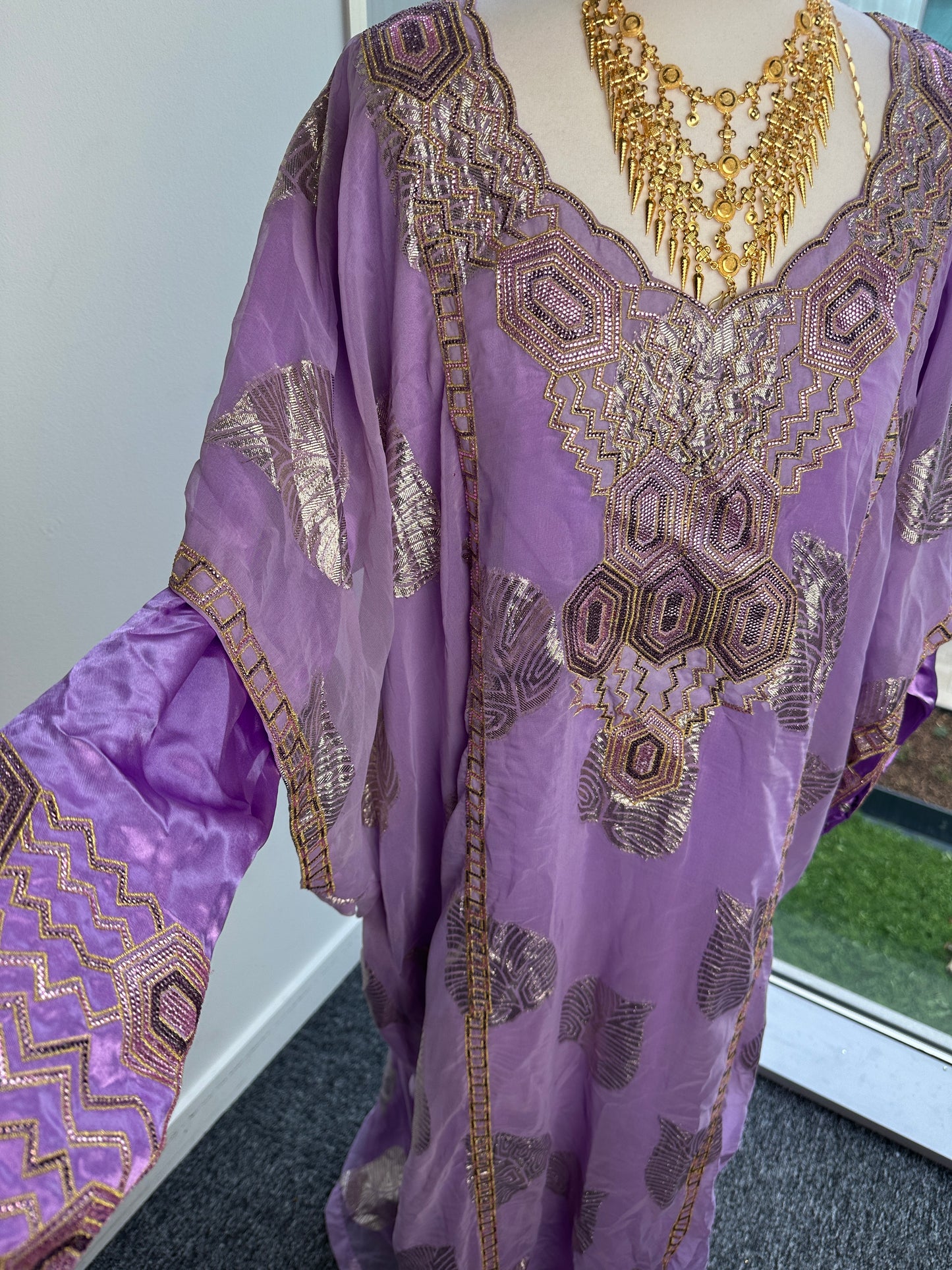 Purple Emirati thobe