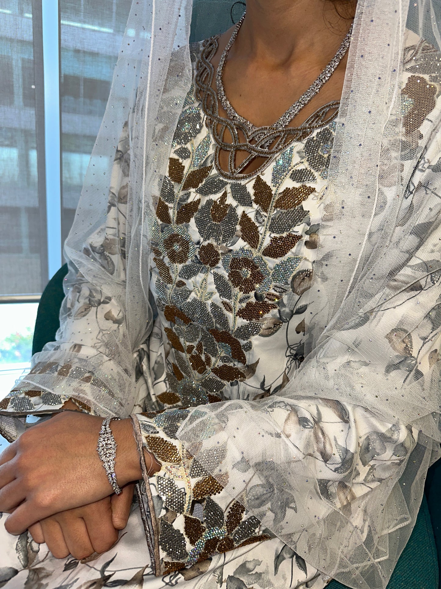 Grey mkhawar
