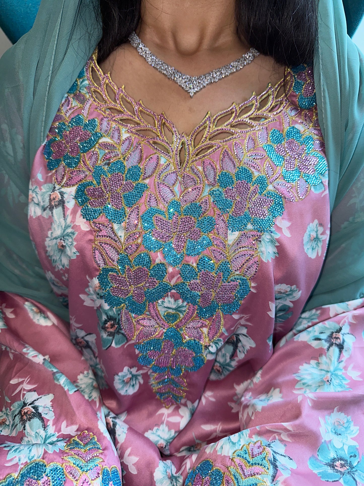 Pink and turquoise mkhawar with matching Shiela