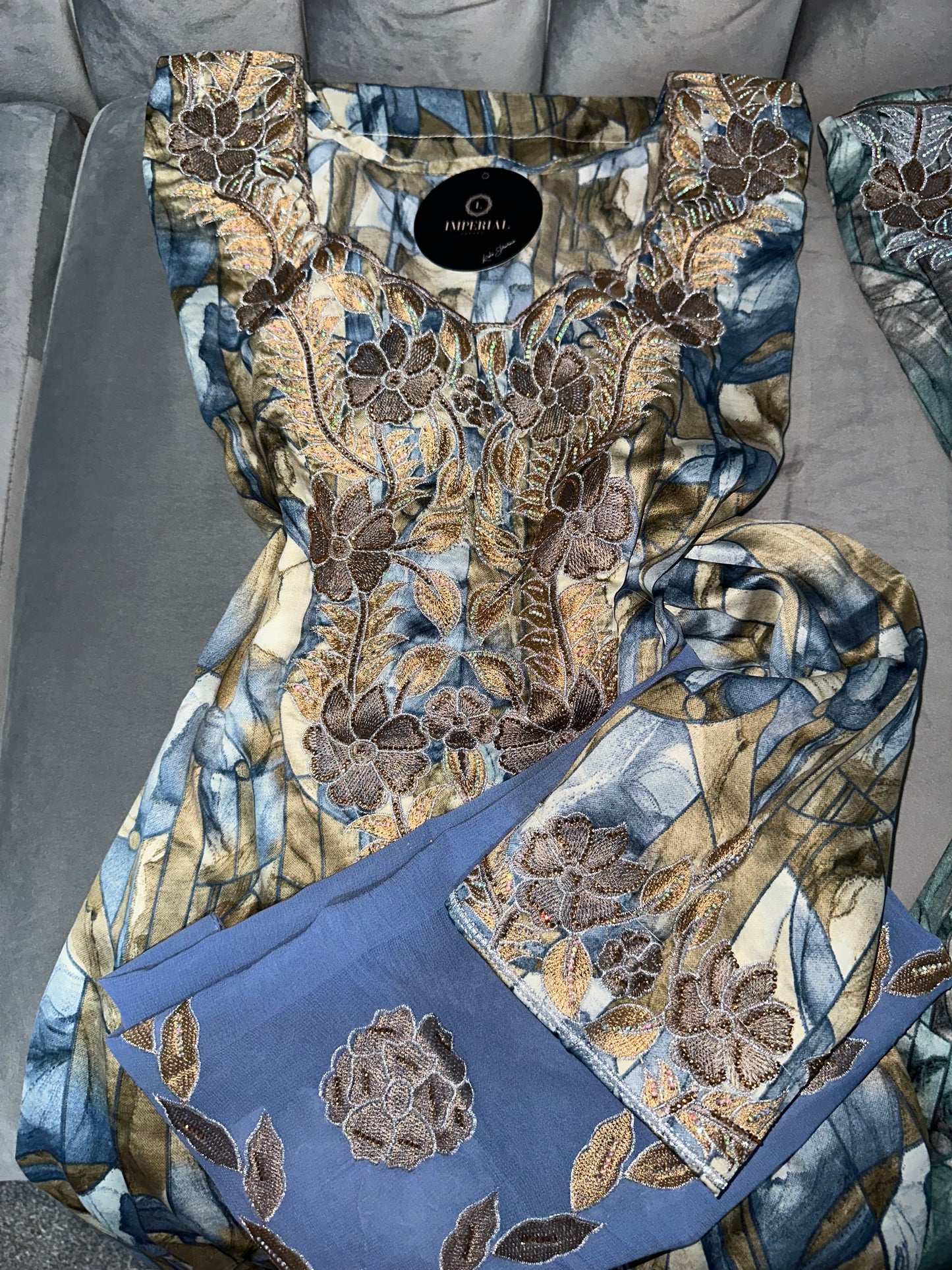 Green and blue mkhawar with matching Shiela