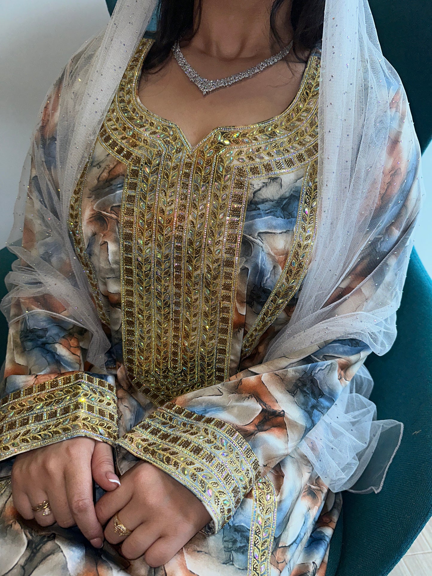Indonesian silk mkhawar