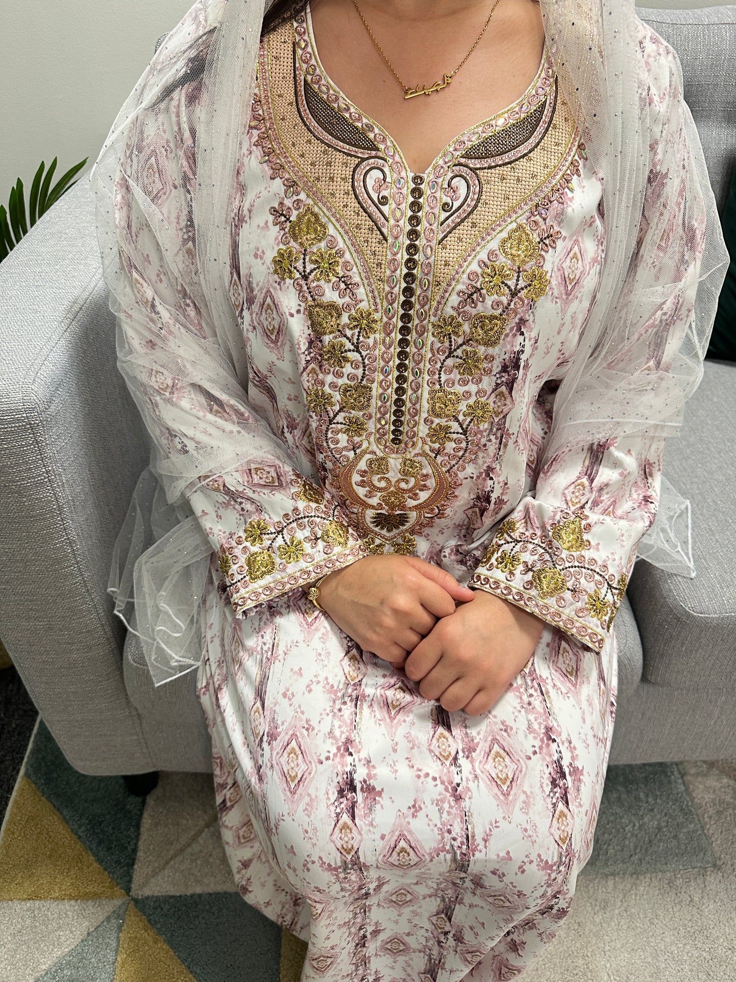 Pink mkhawar