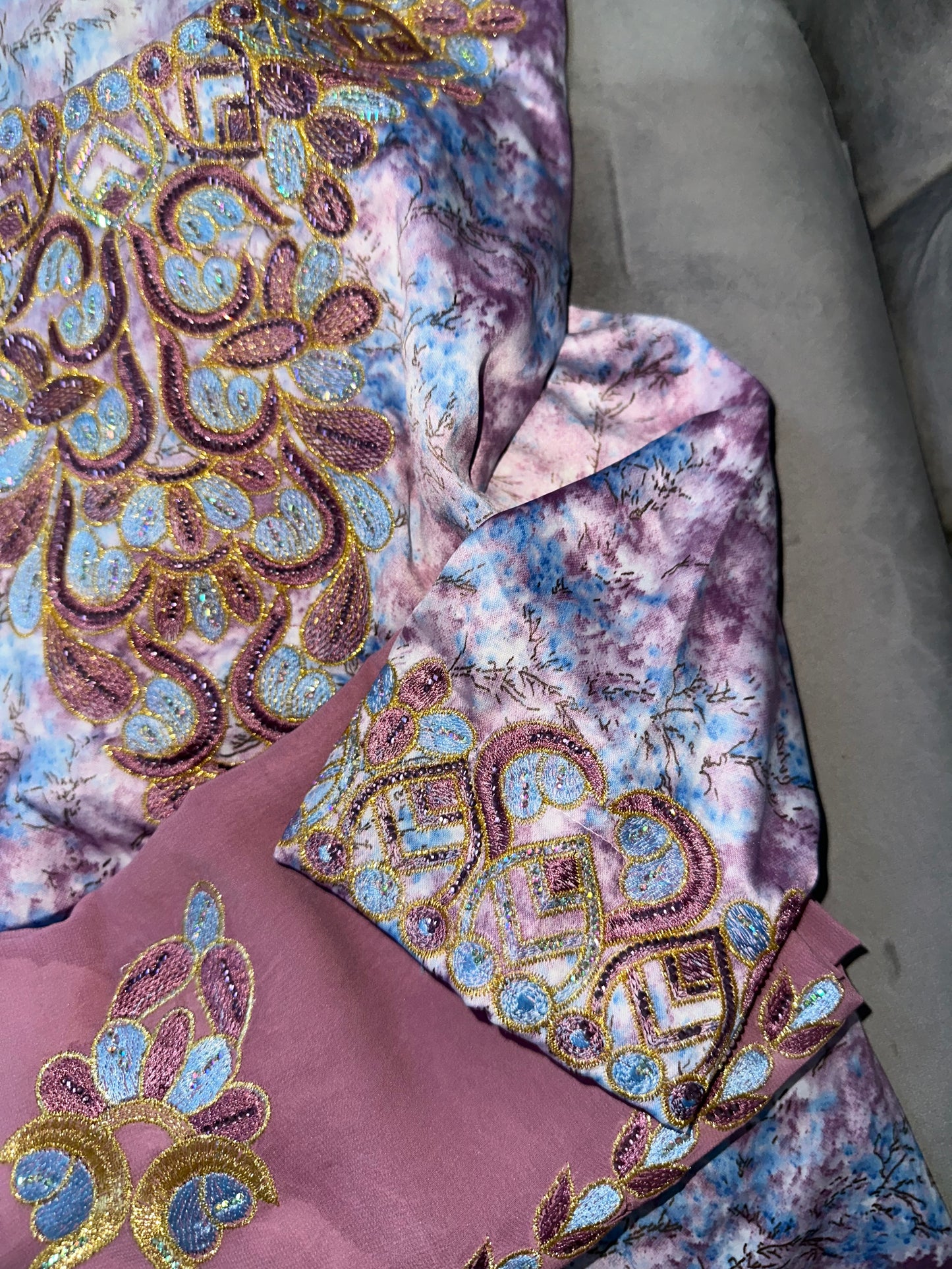 Natural colors of mkhawars with matching Shiela
