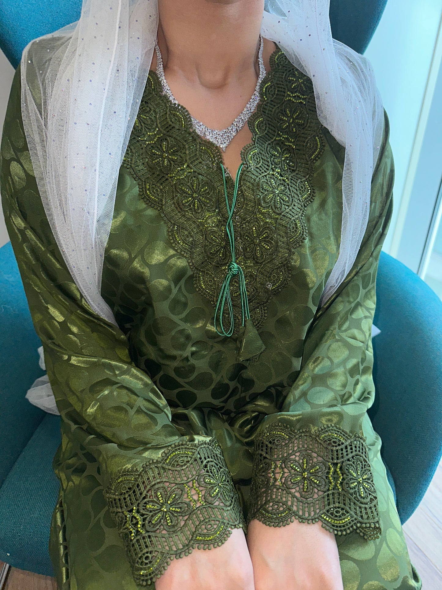 Olive green mkhawar with lace with back corset