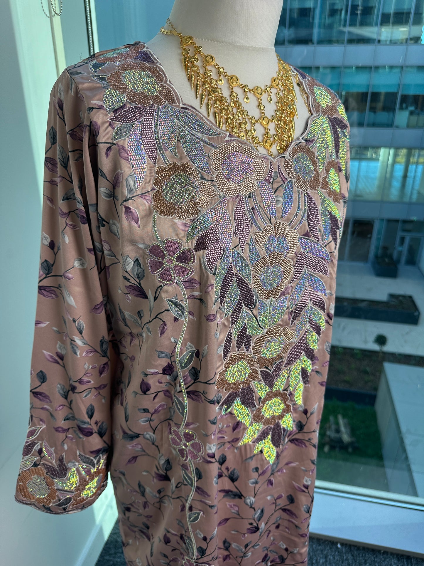 Light pink and purple Mukhawar