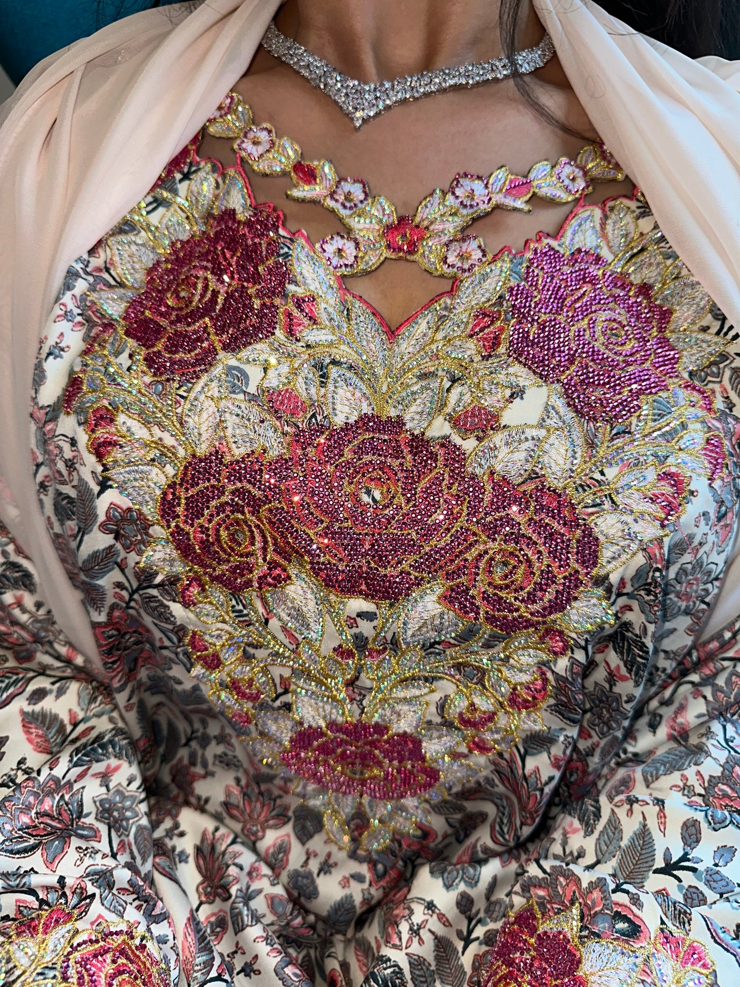 Pink and grey mkhawar with matching Shiela