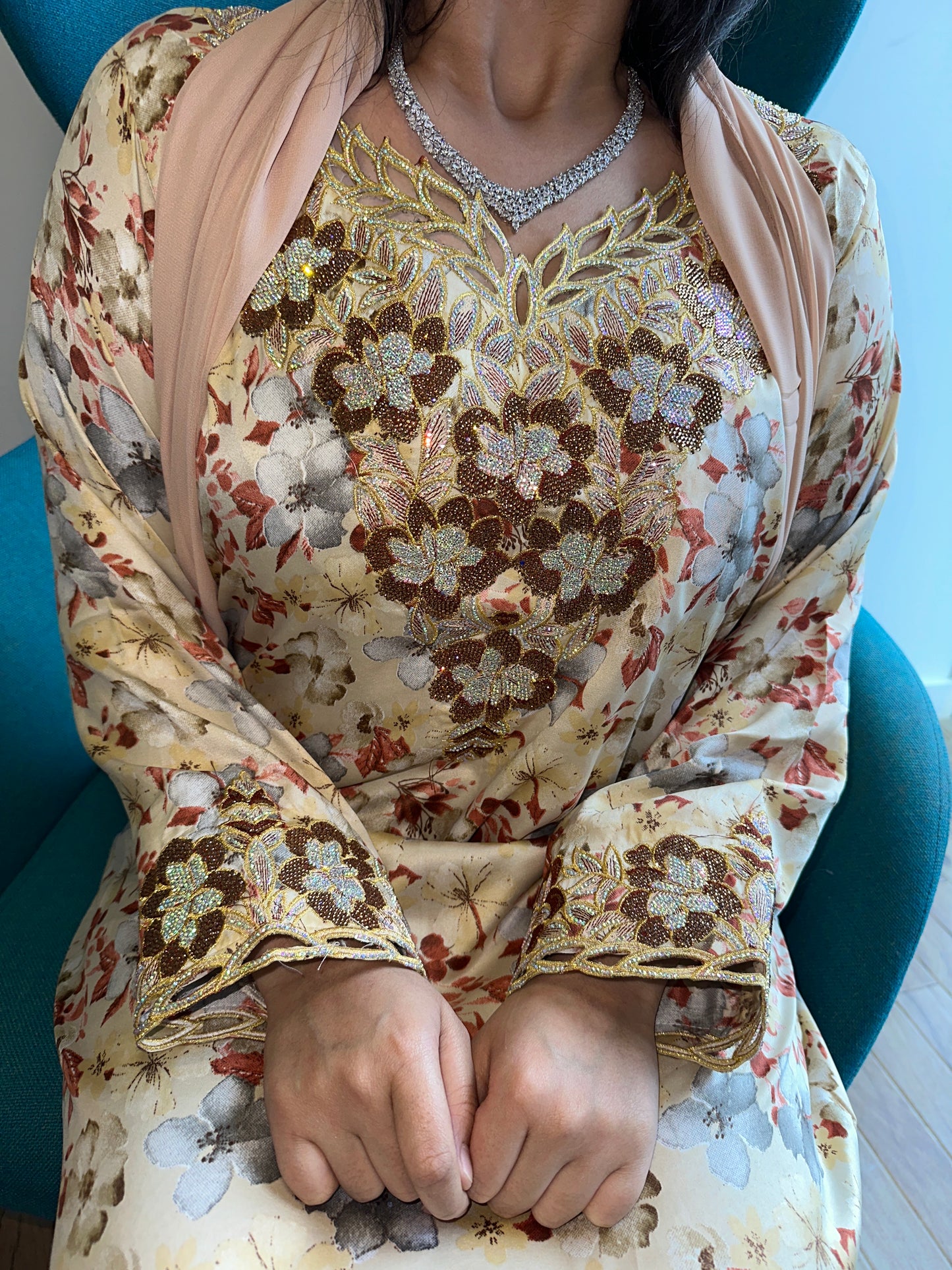 Creamy mkhawar with matching Shiela