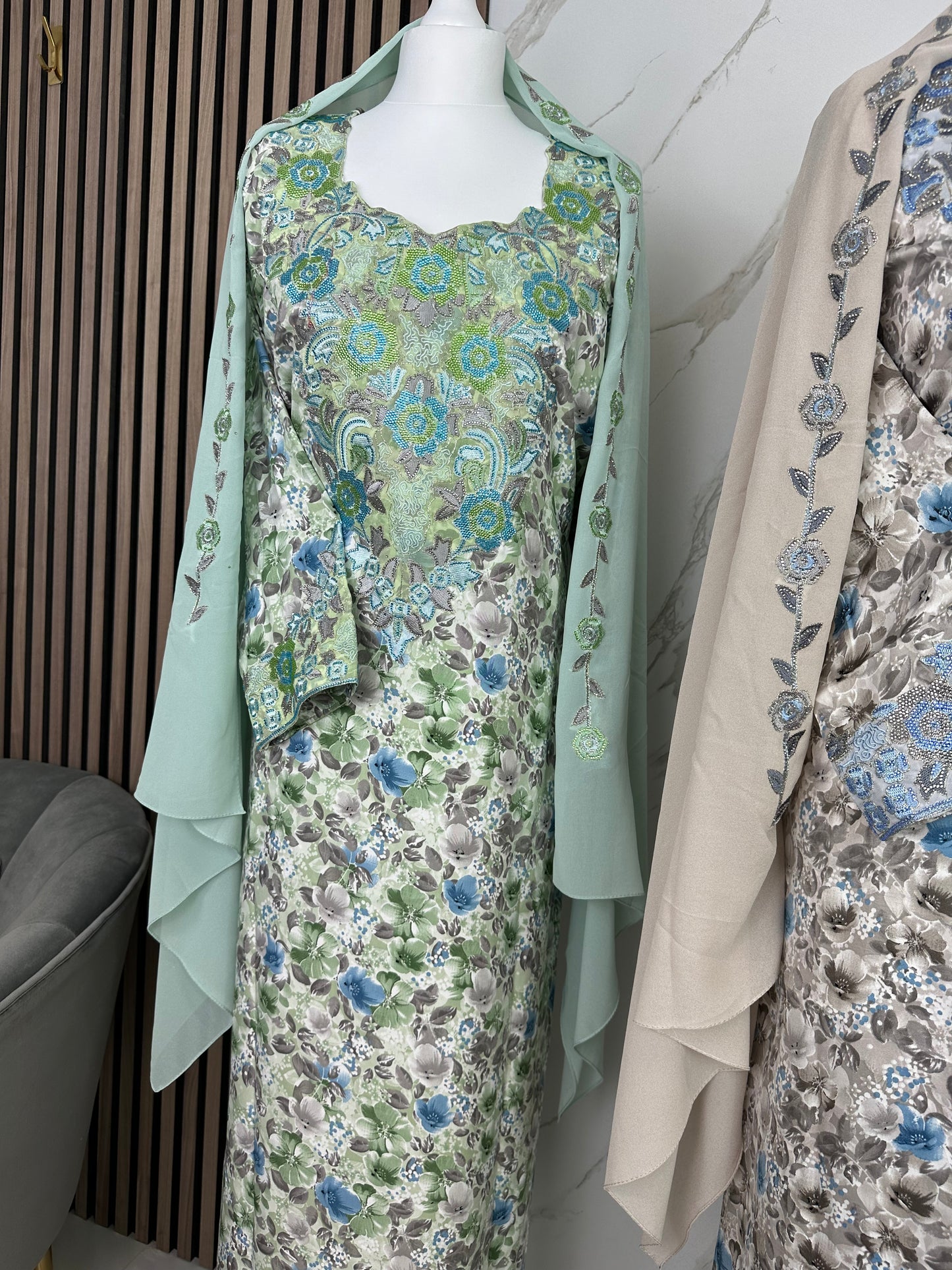 Green mkhawar with large Sheila