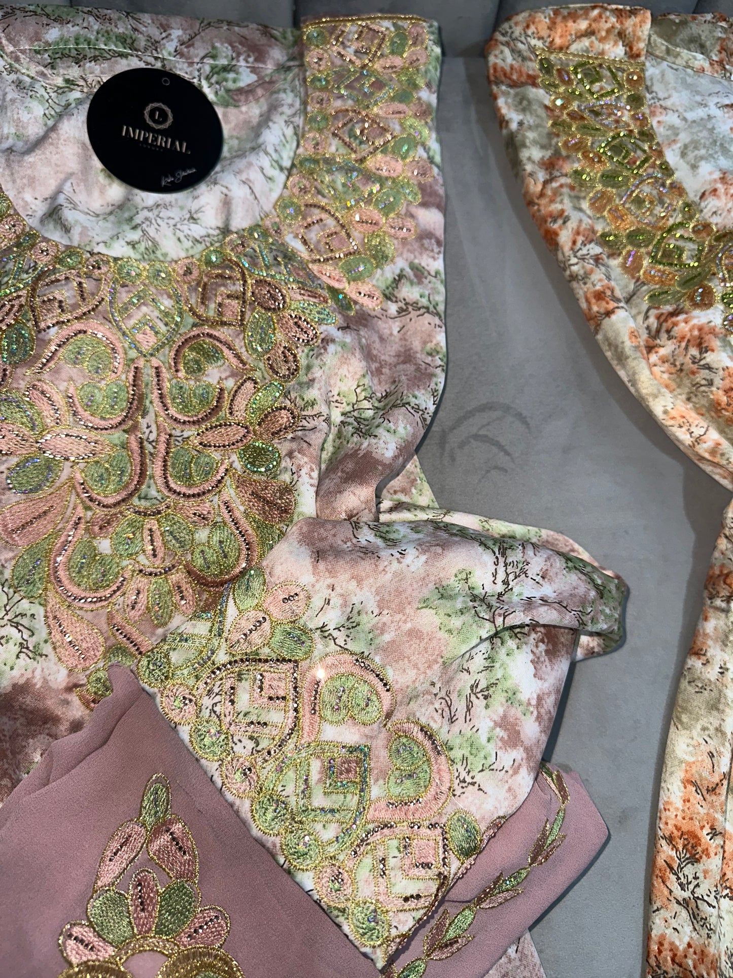 Natural colors of mkhawars with matching Shiela