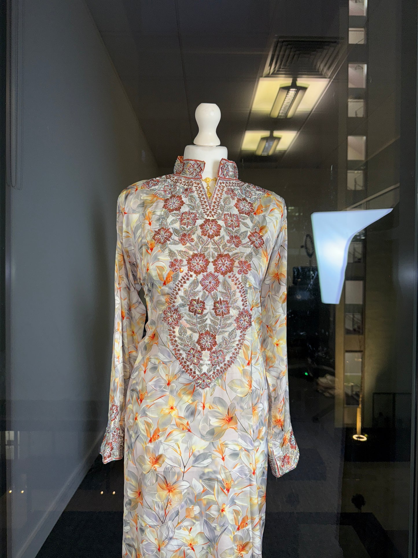 Grey pure silk, high neck mukhawar with back corset. Slim neck