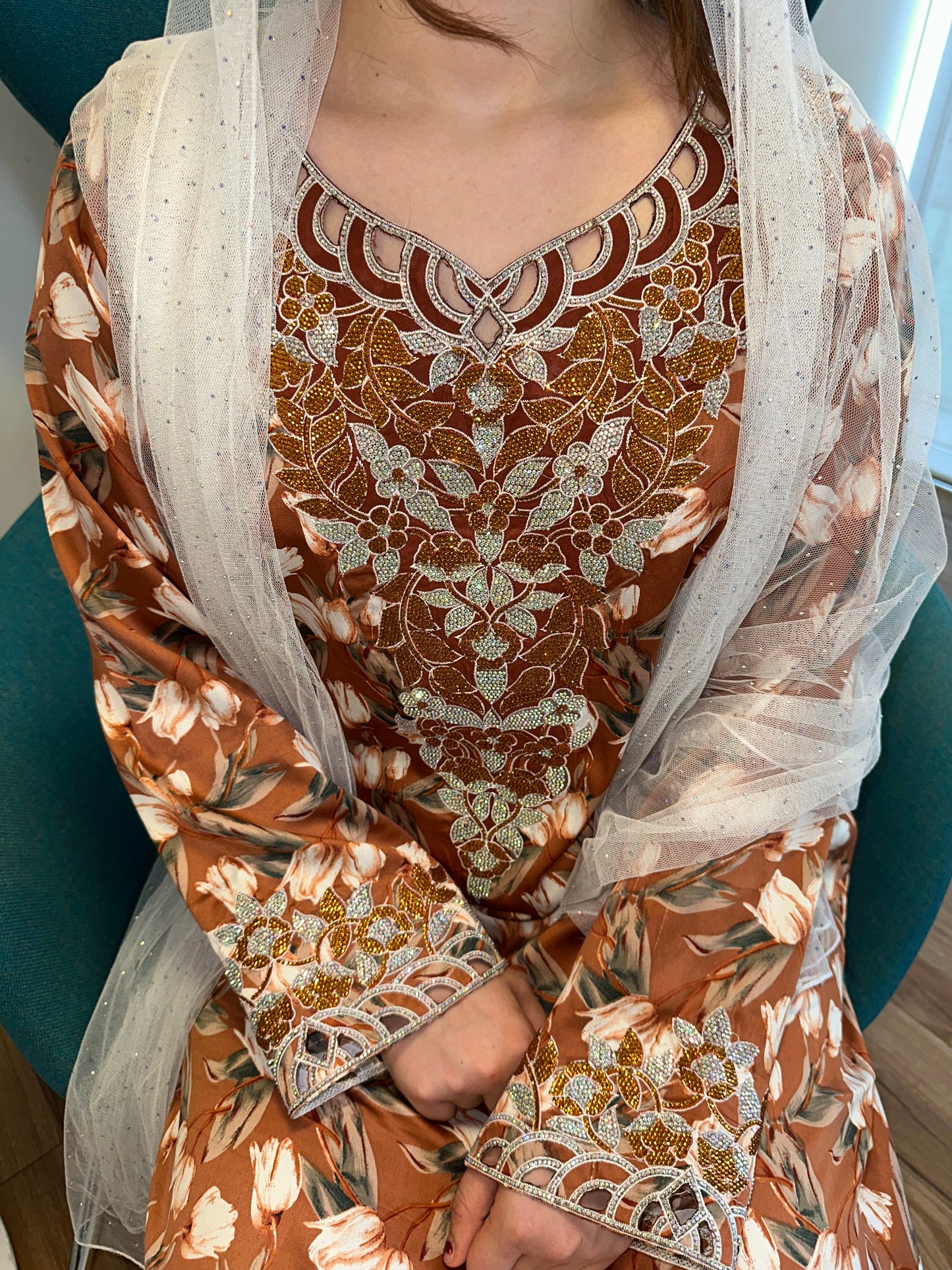 Brown mkhawar