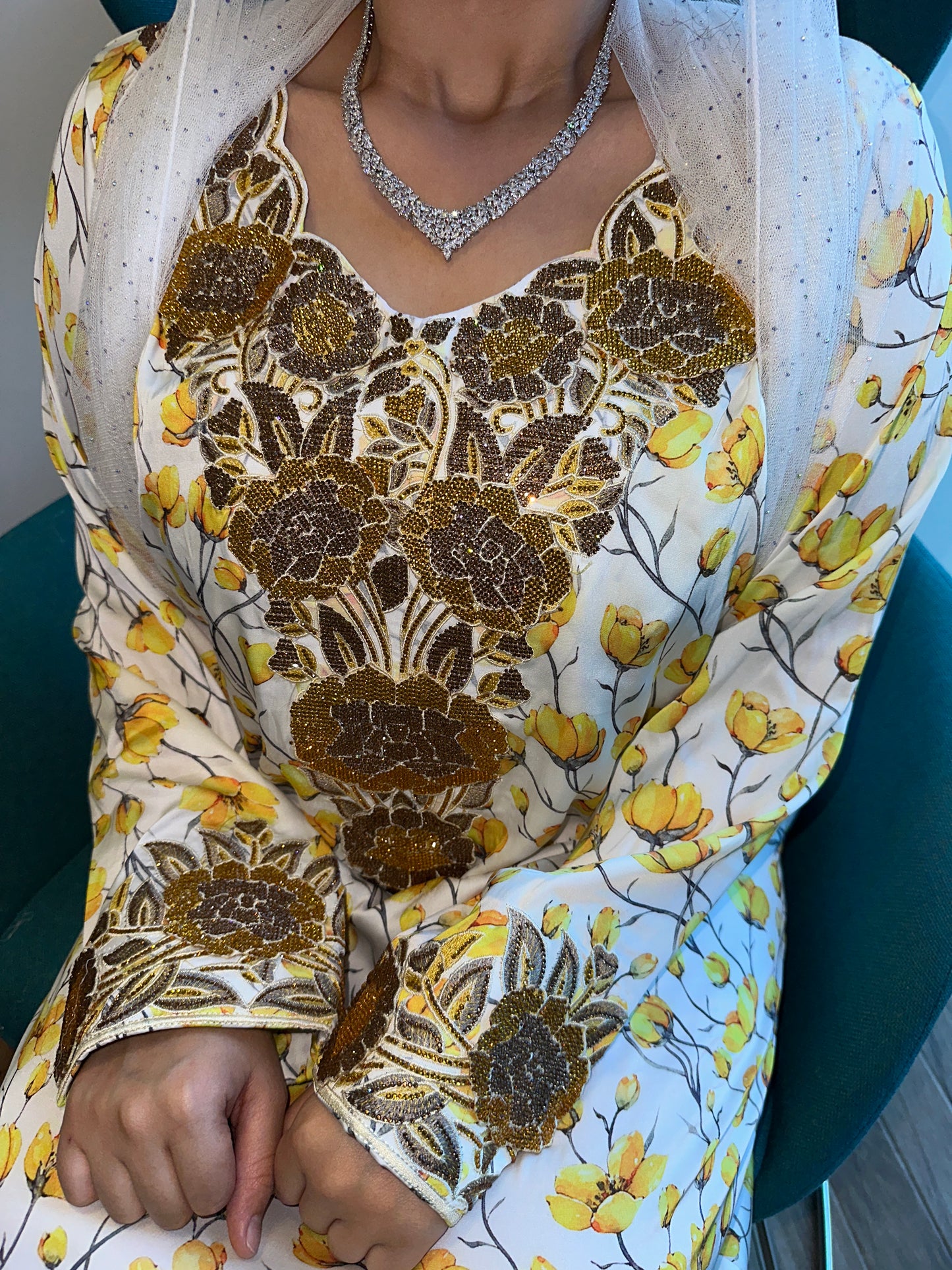 Yellow and white pure silk 3D mkhawar