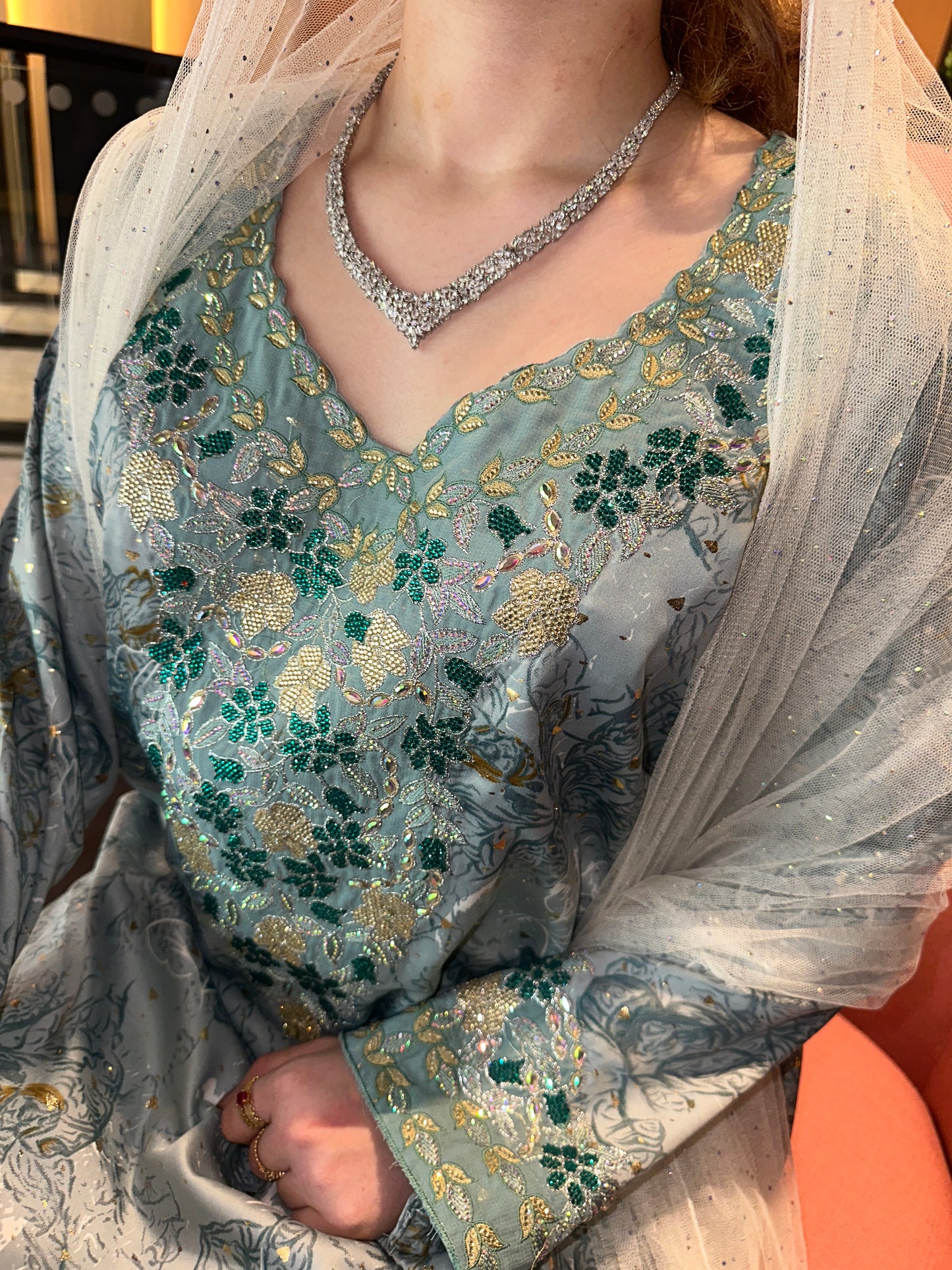 Turquoise enzeray with white chiffon Sheila
