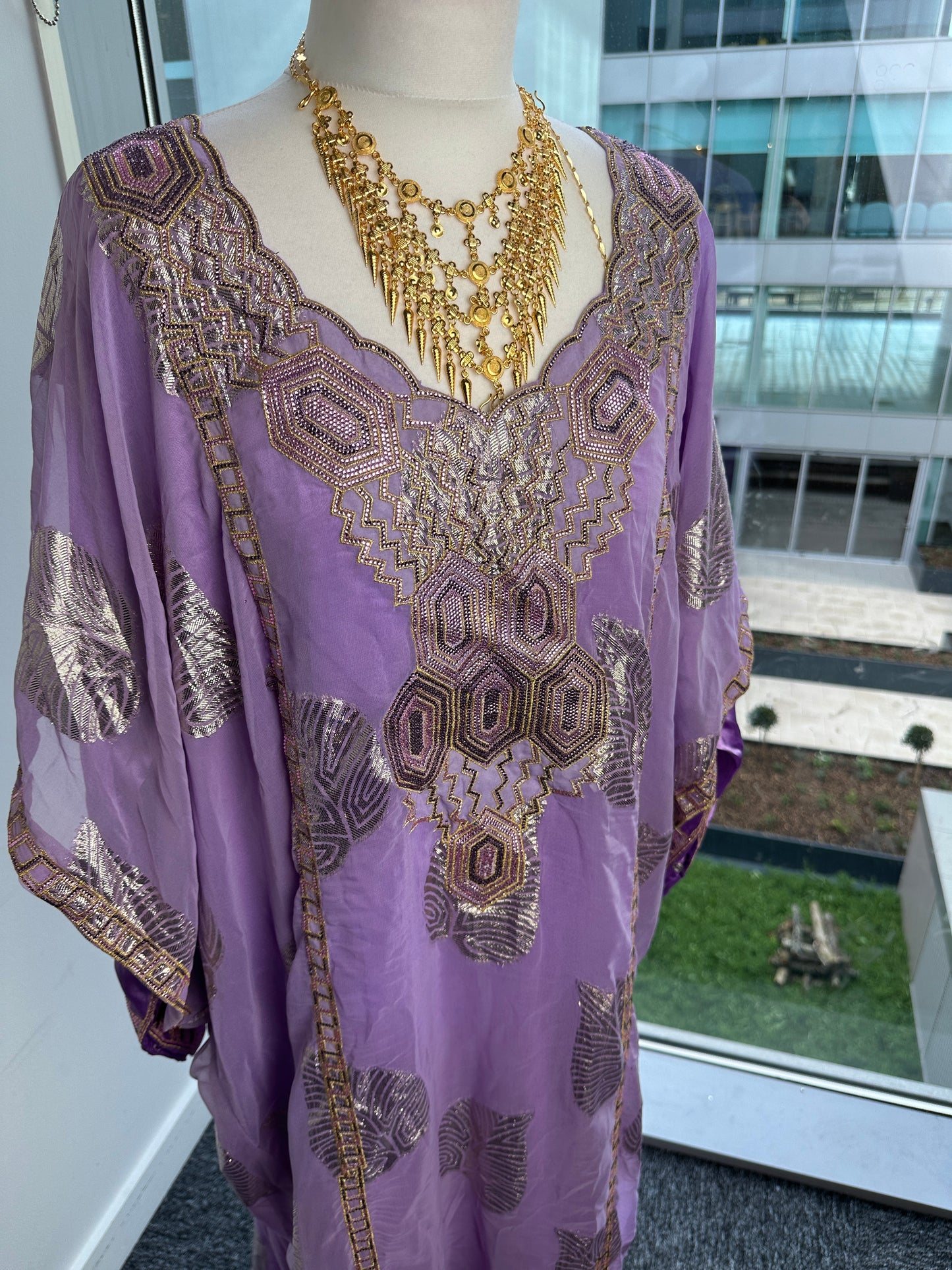 Purple Emirati thobe