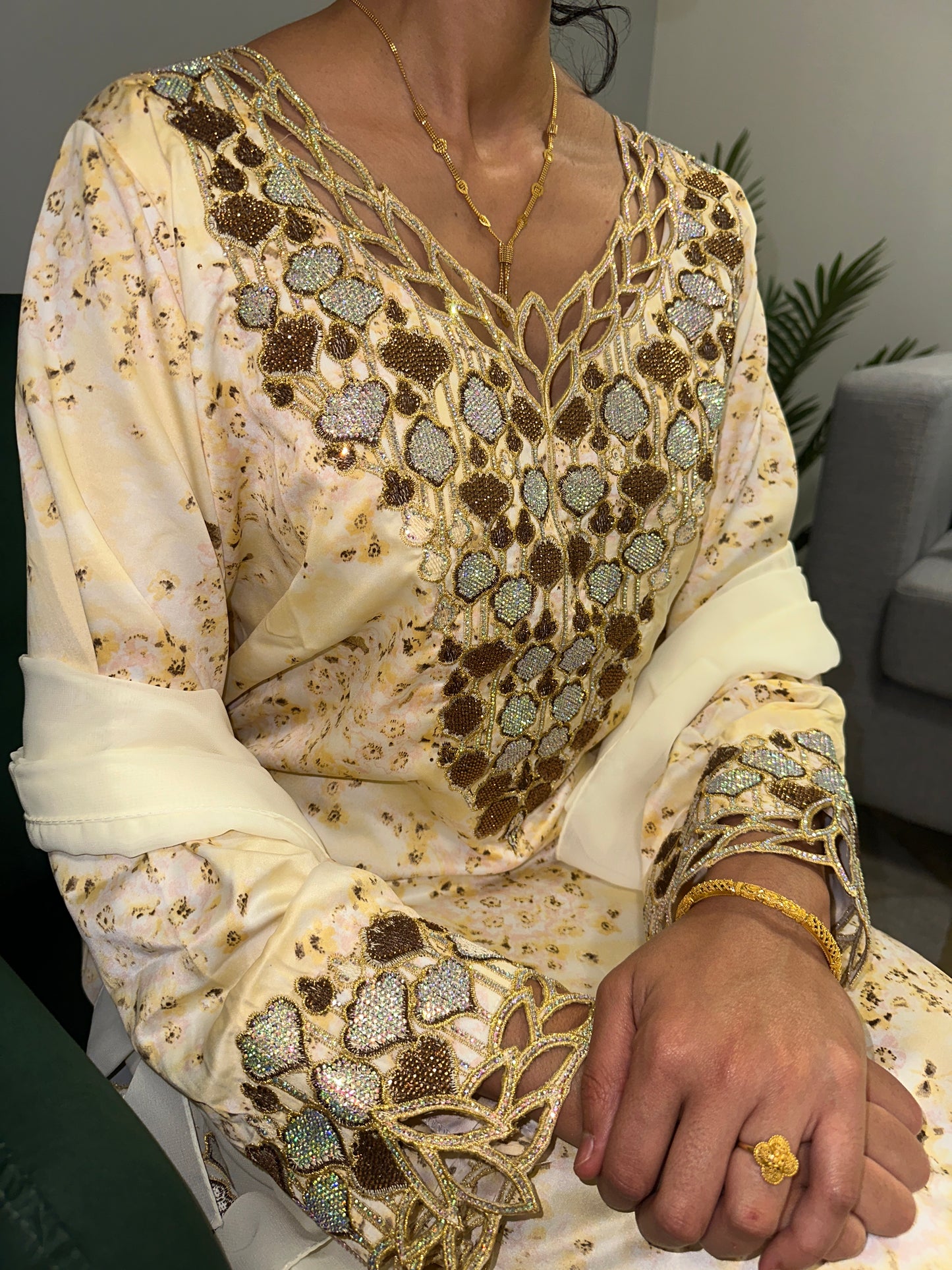 Creamy mkhawar with matching Shiela