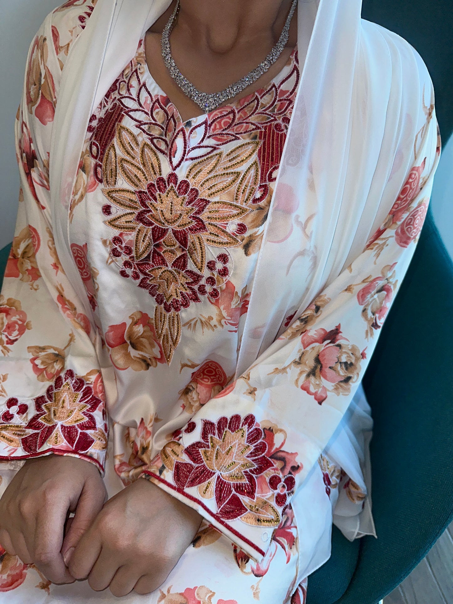 Red mkhawar with matching Shiela