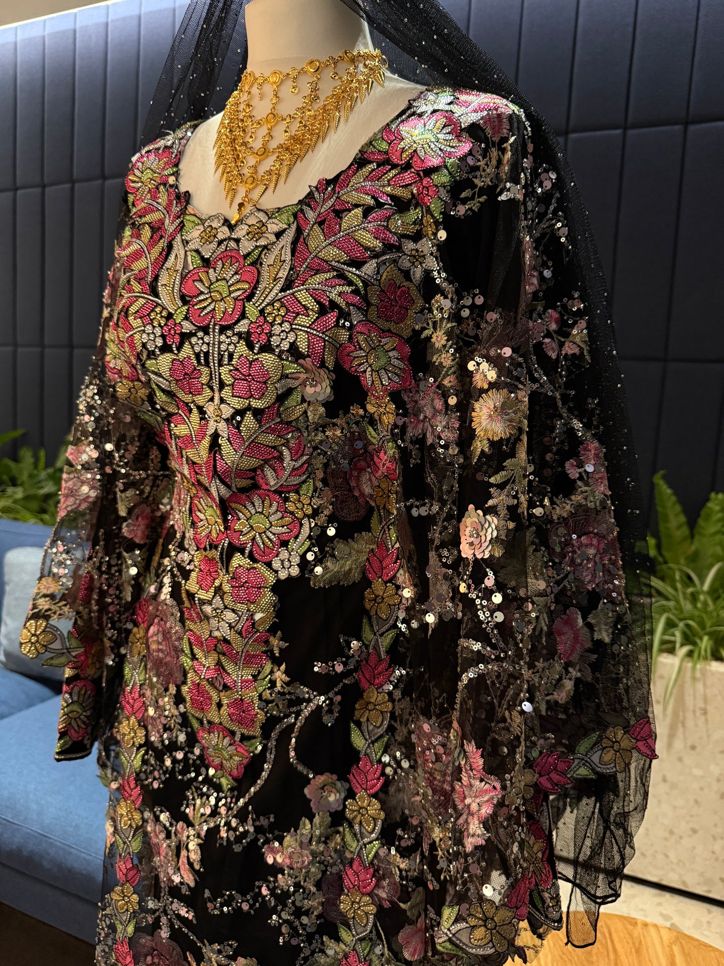 Handmade black and pink Emirati Thobe two pieces with belt inside