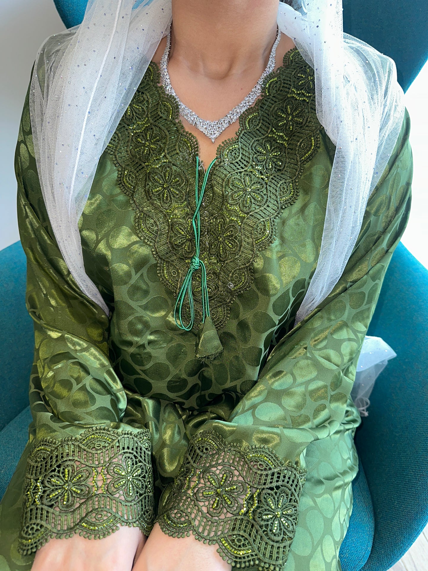 Olive green mkhawar with lace with back corset