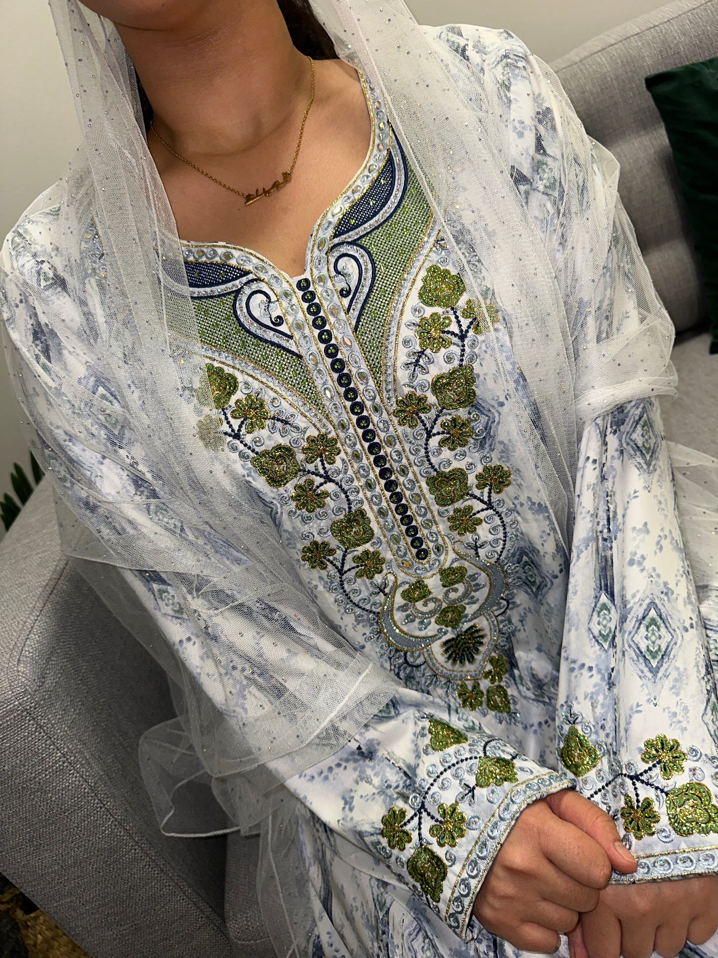 White and green mkhawar