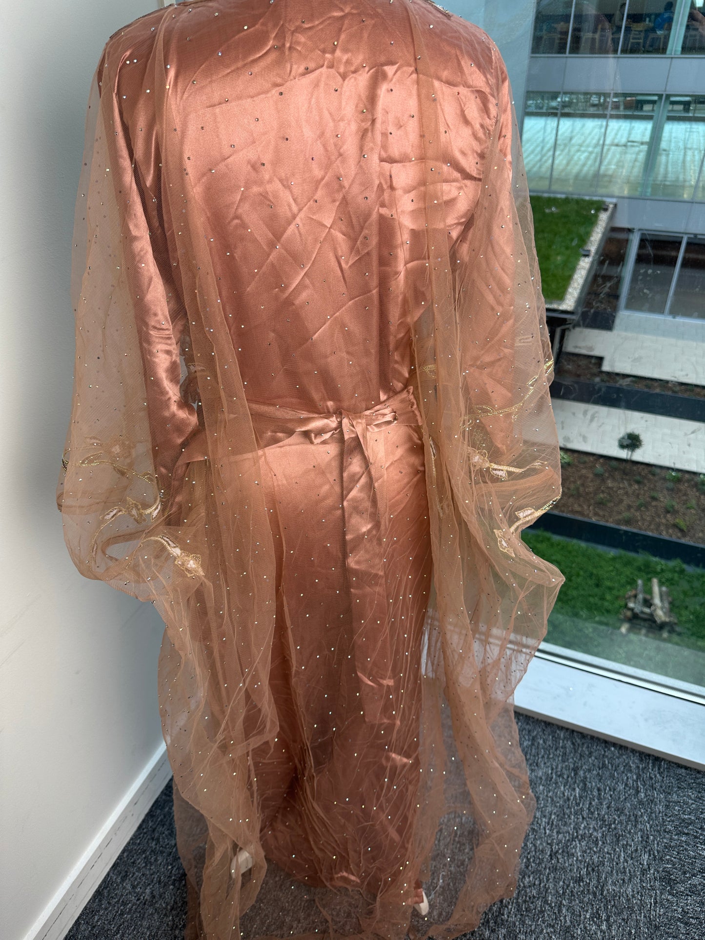 Rose gold Emirati thobe with belt