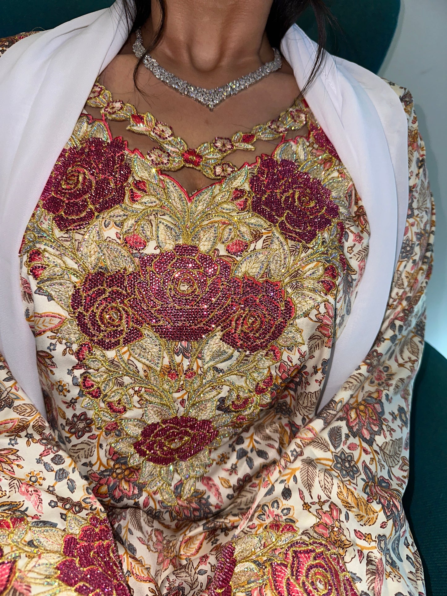 Brown and pink mkhawar with matching Shiela