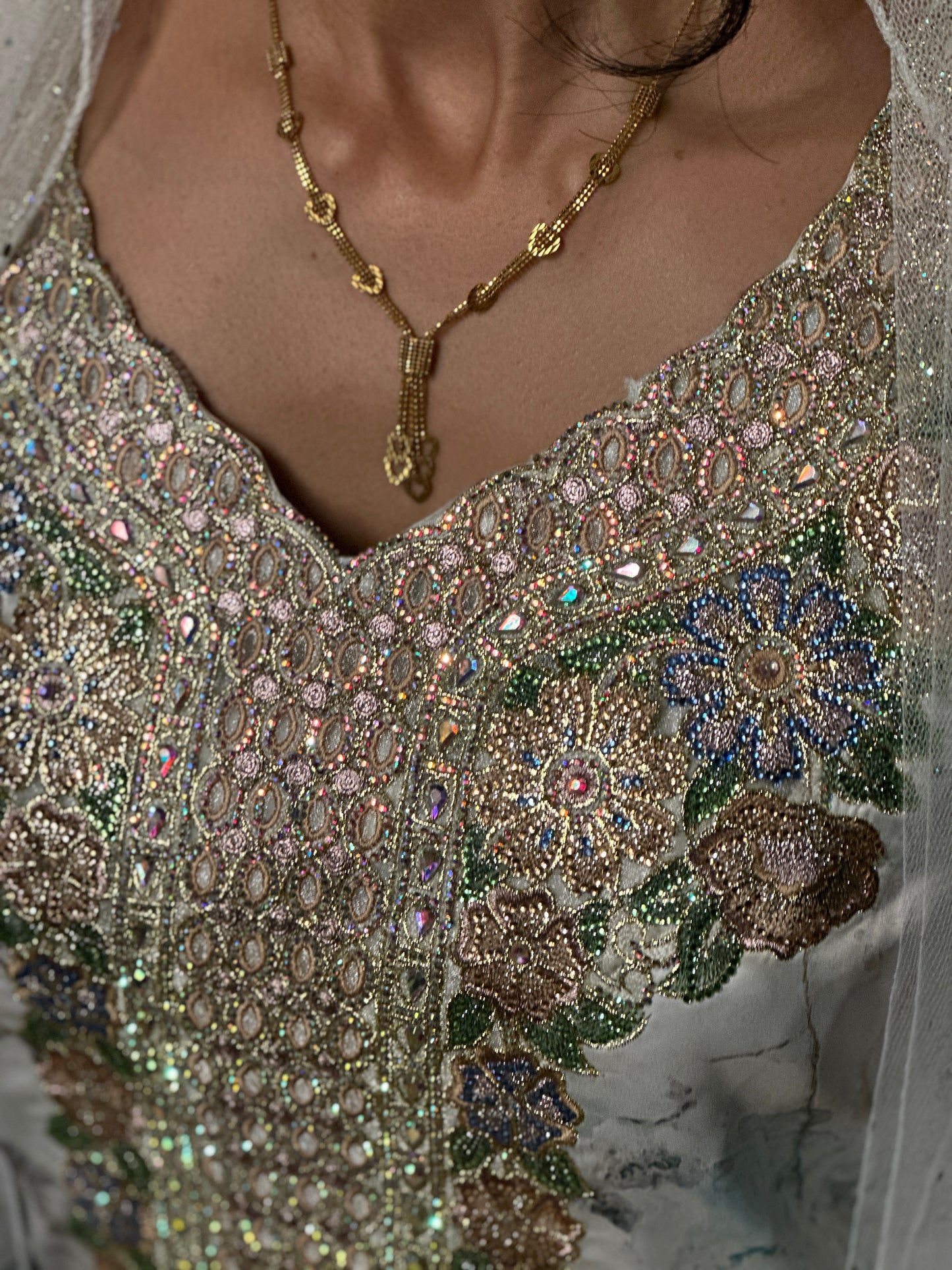 Occasional VIP mkhawar with back corset and cream chiffon Shiela