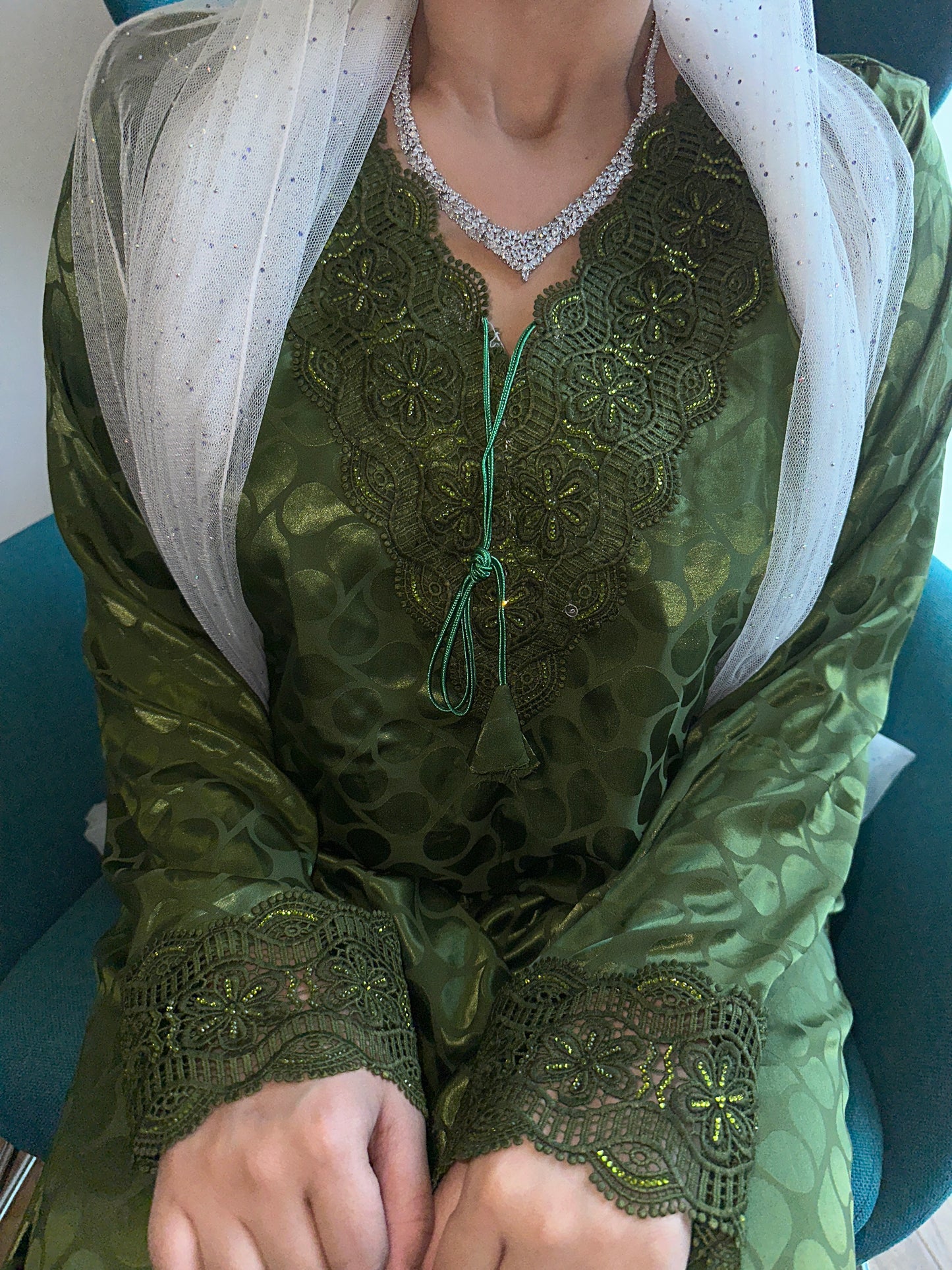 Olive green mkhawar with lace with back corset