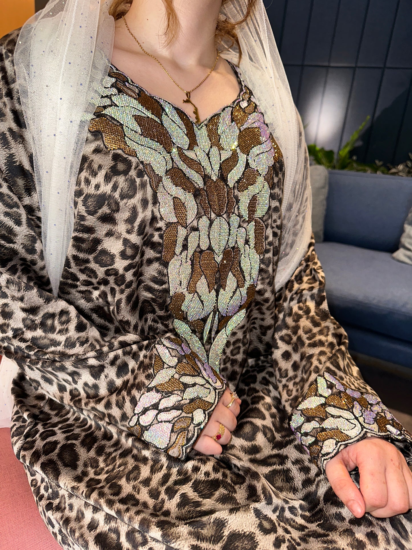 Tiger mkhawar with back corset