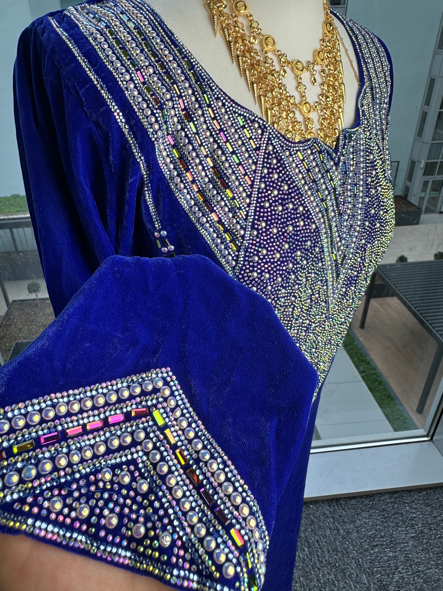 Blue velvet Mukhawar