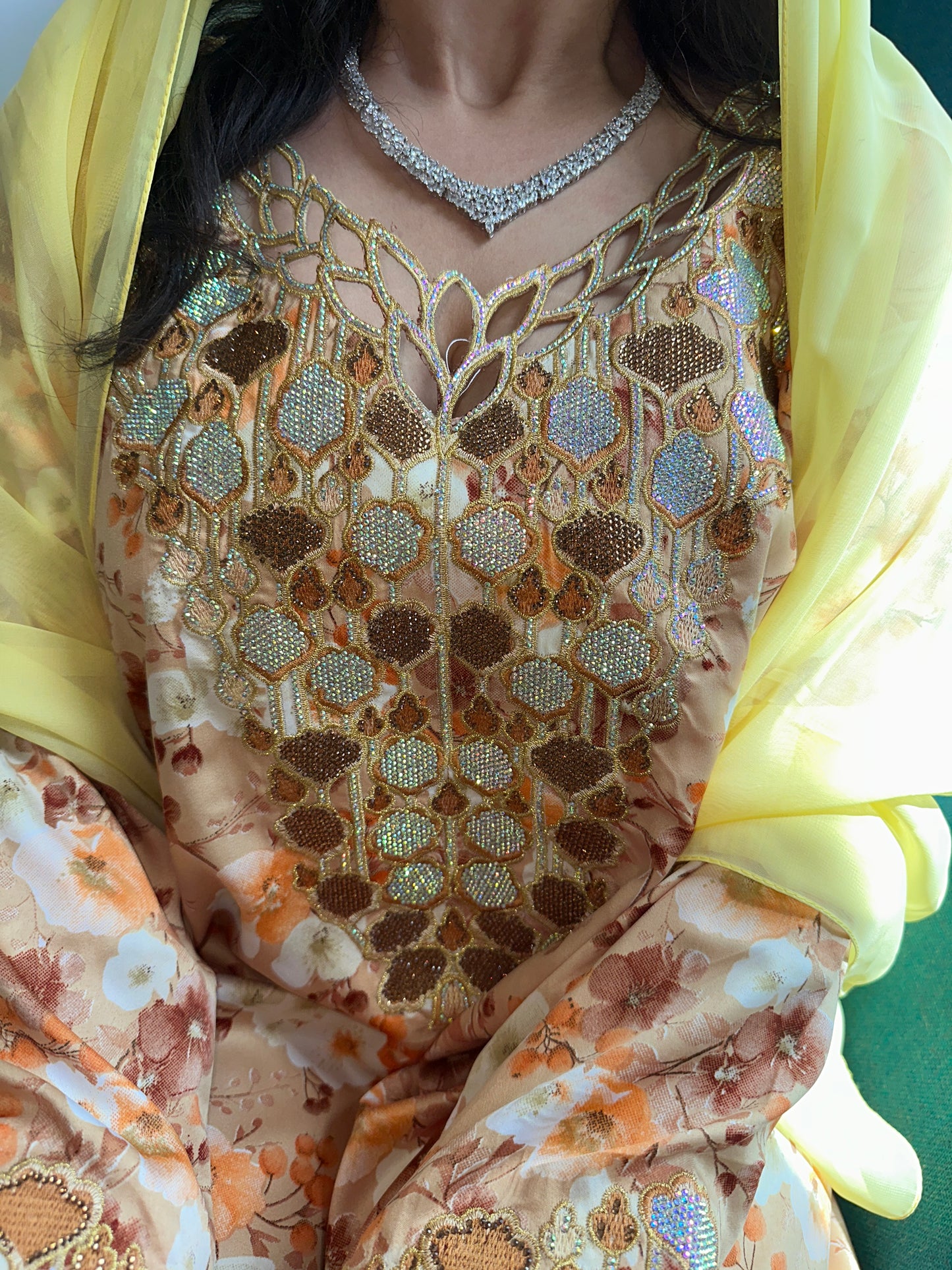 Brown and orange mkhawar with matching Shiela