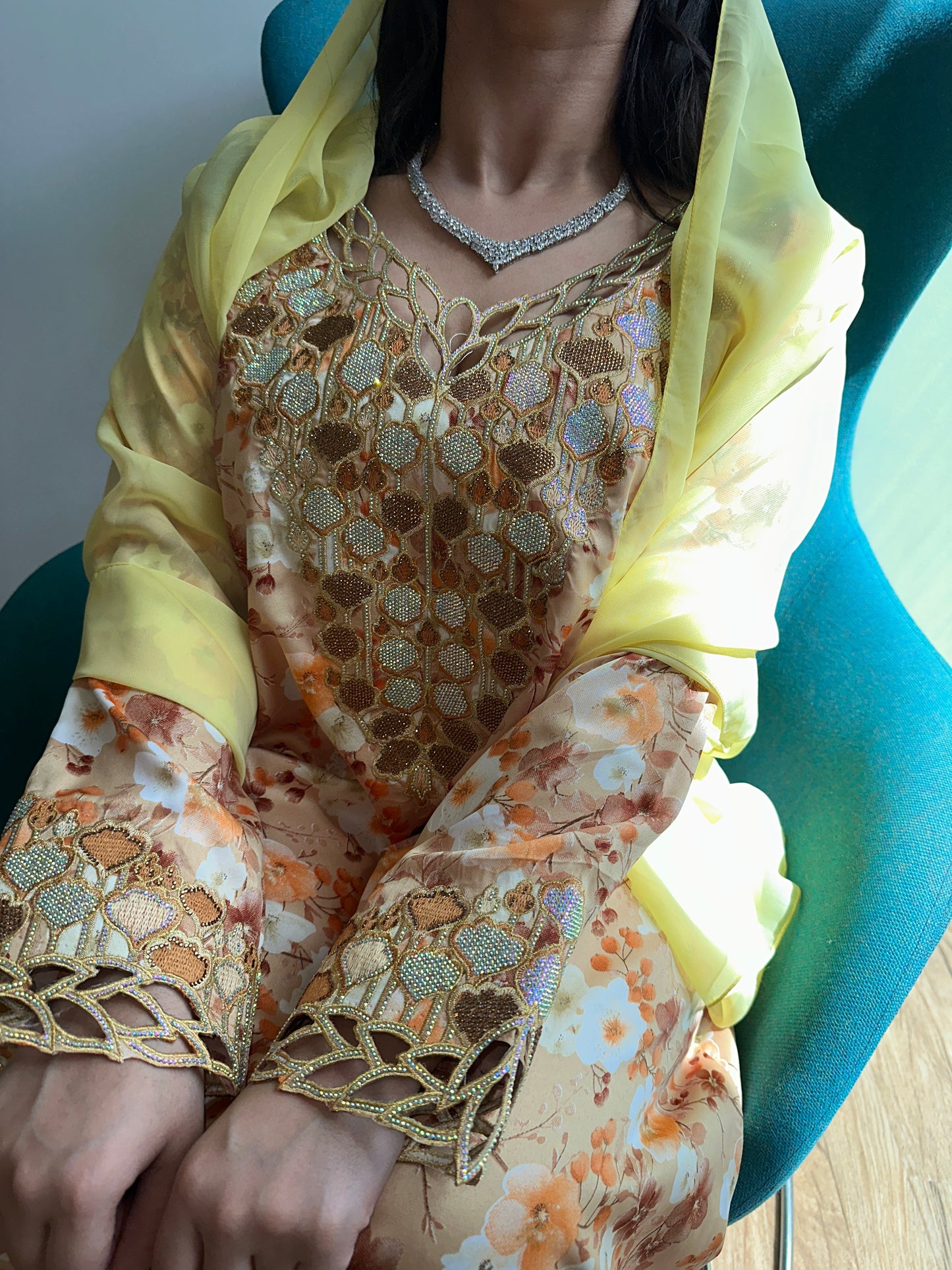 Brown and orange mkhawar with matching Shiela
