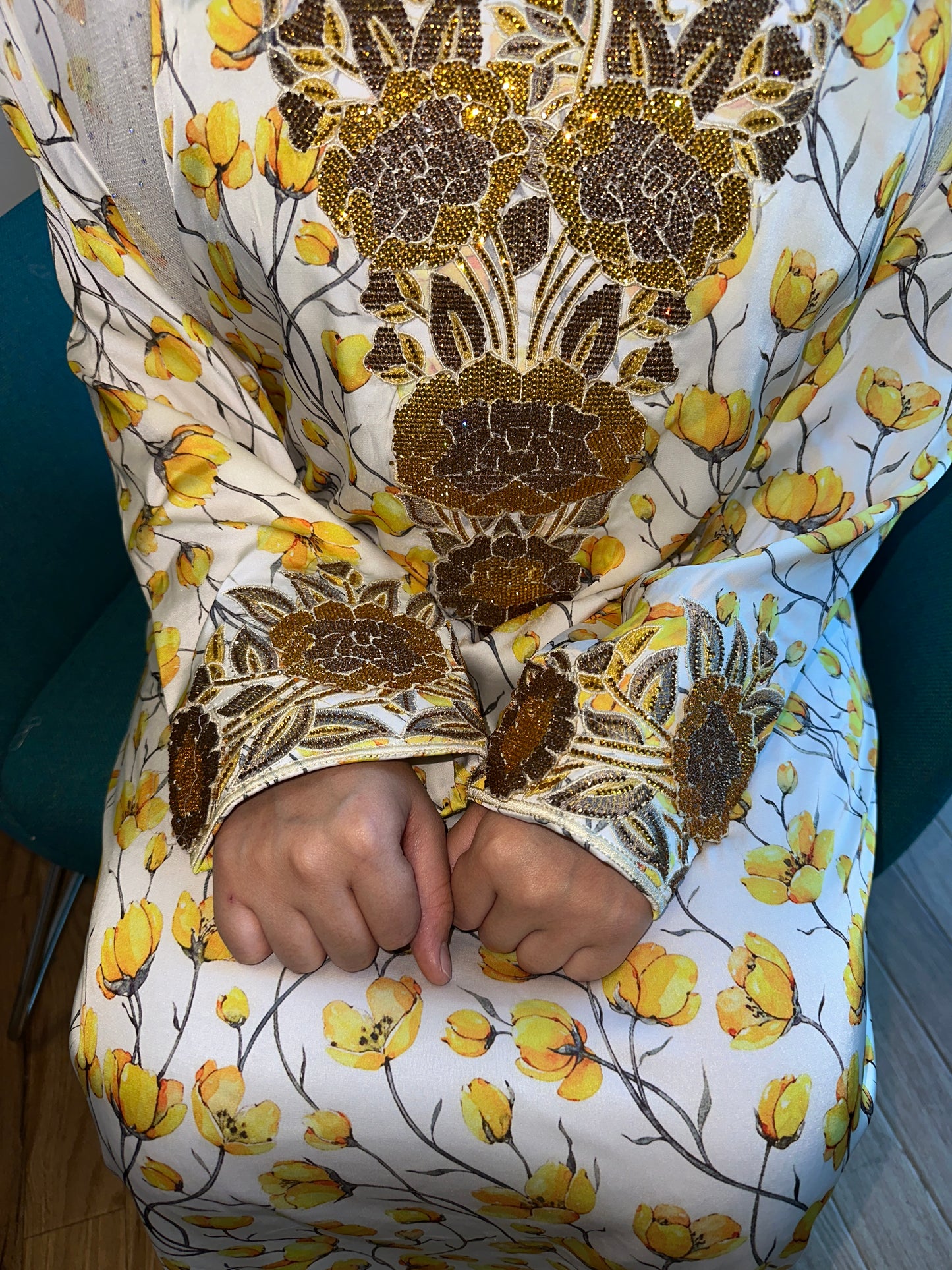 Yellow and white pure silk 3D mkhawar