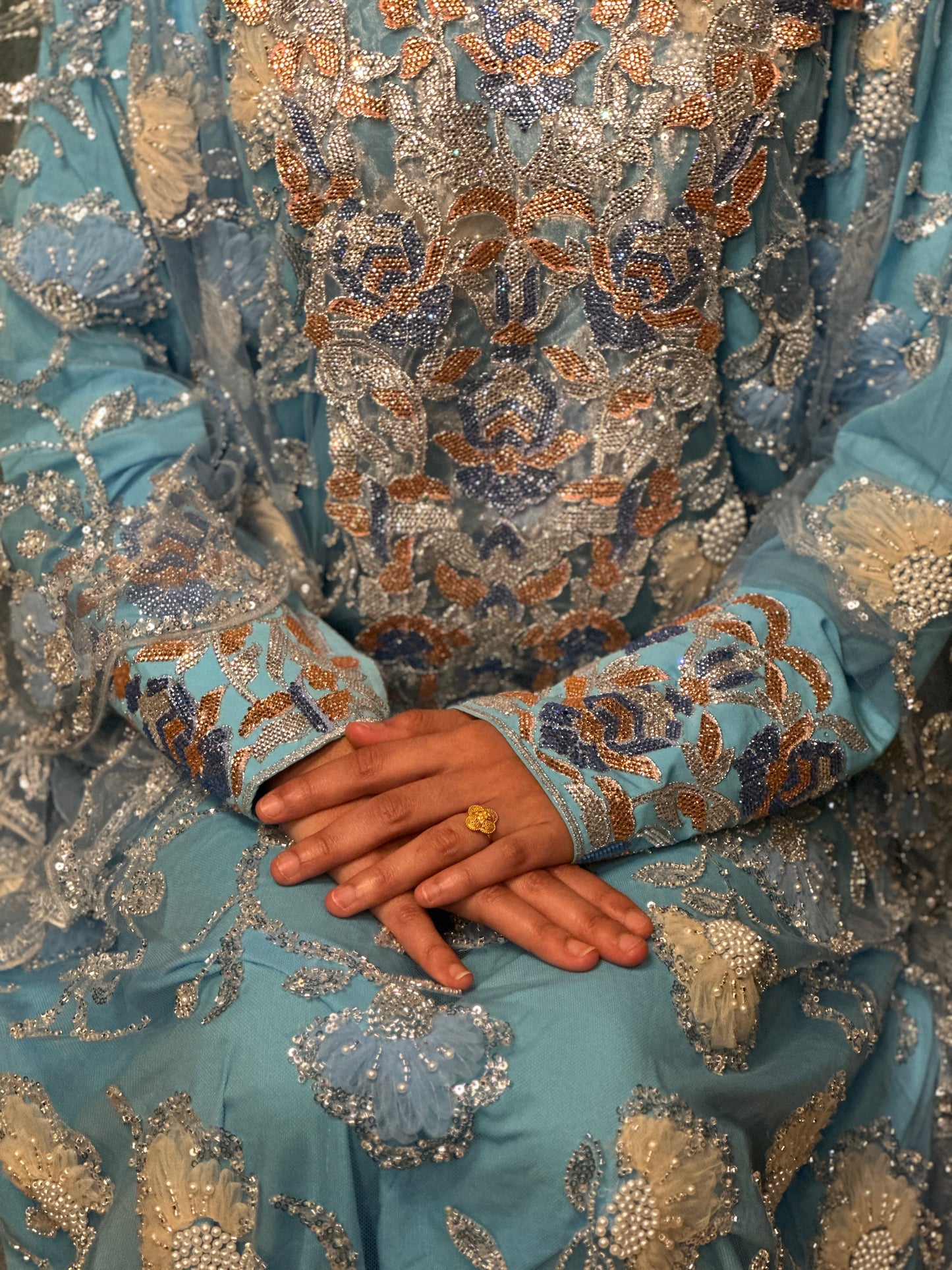 Fully handmade Emirates Thobe, two pieces with cream chiffon Sheila