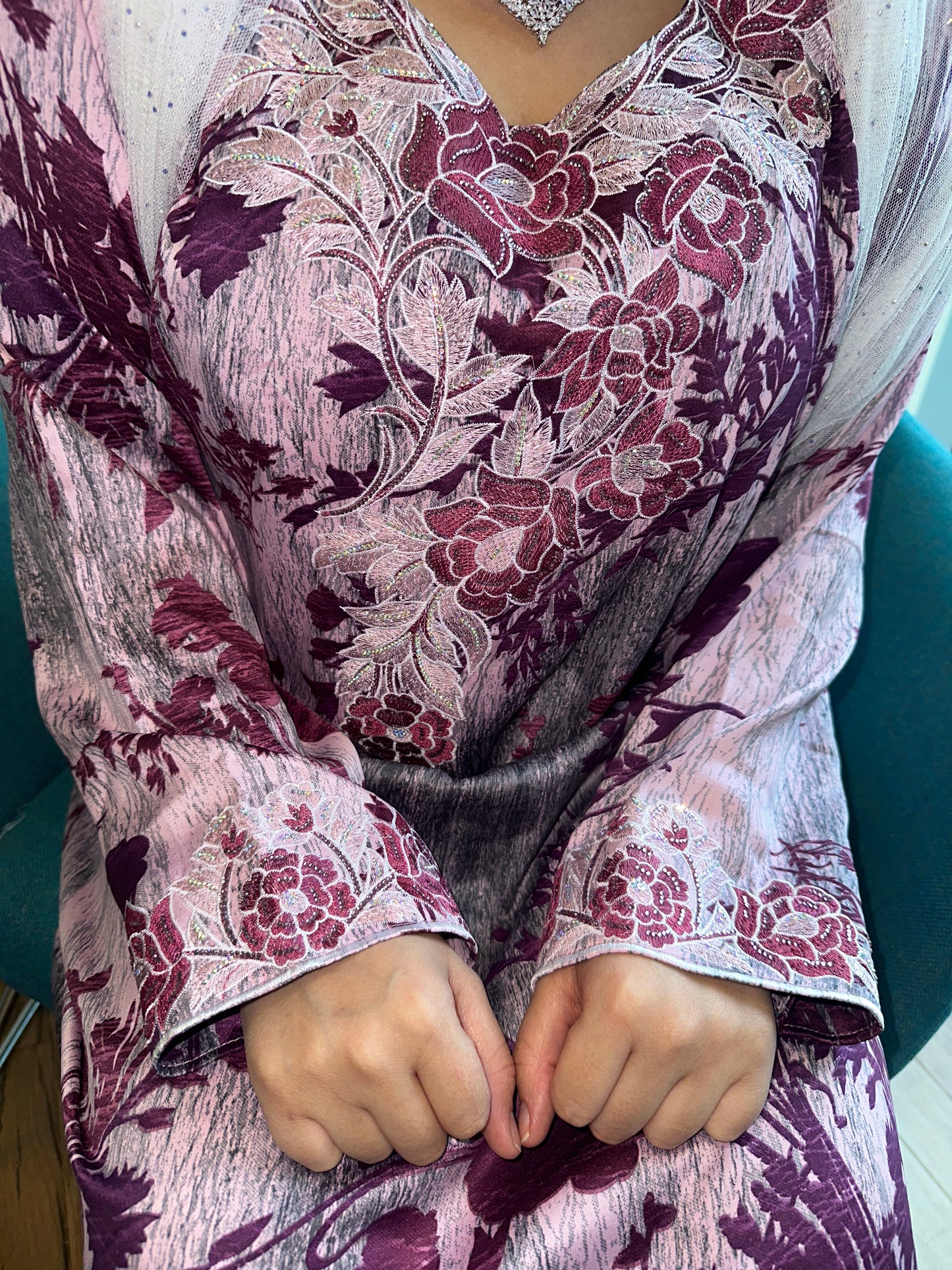 Purple and pink mkhawar