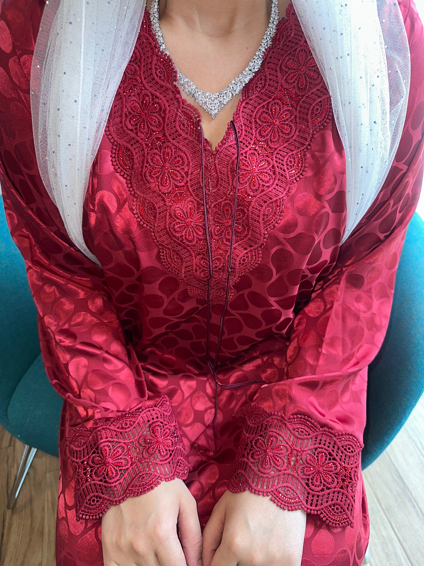 Red mkhawar with lace and back corset