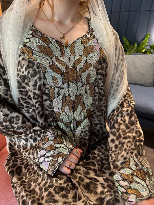 Tiger mkhawar with back corset