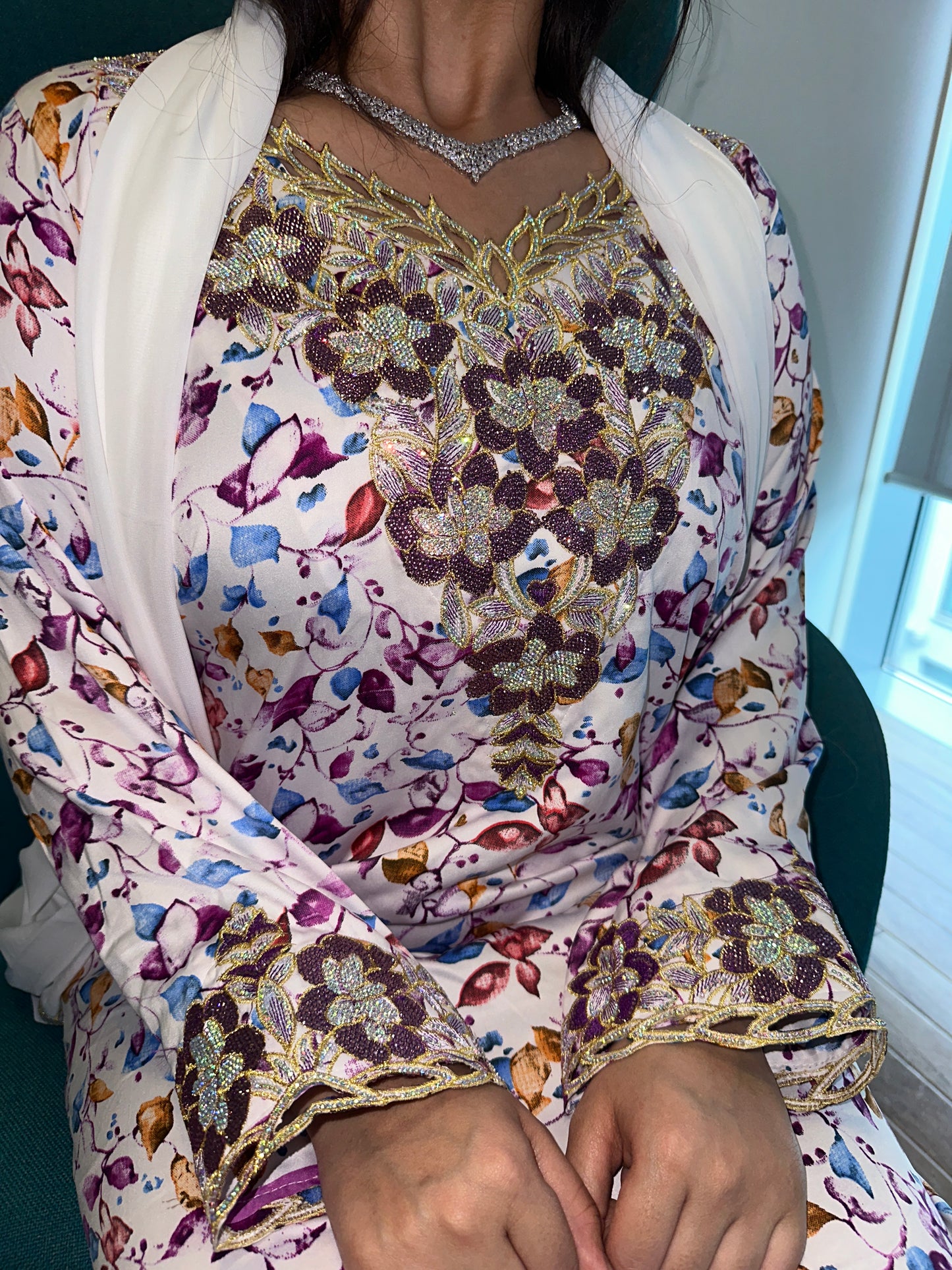 White and purple mkhawar with matching Shiela