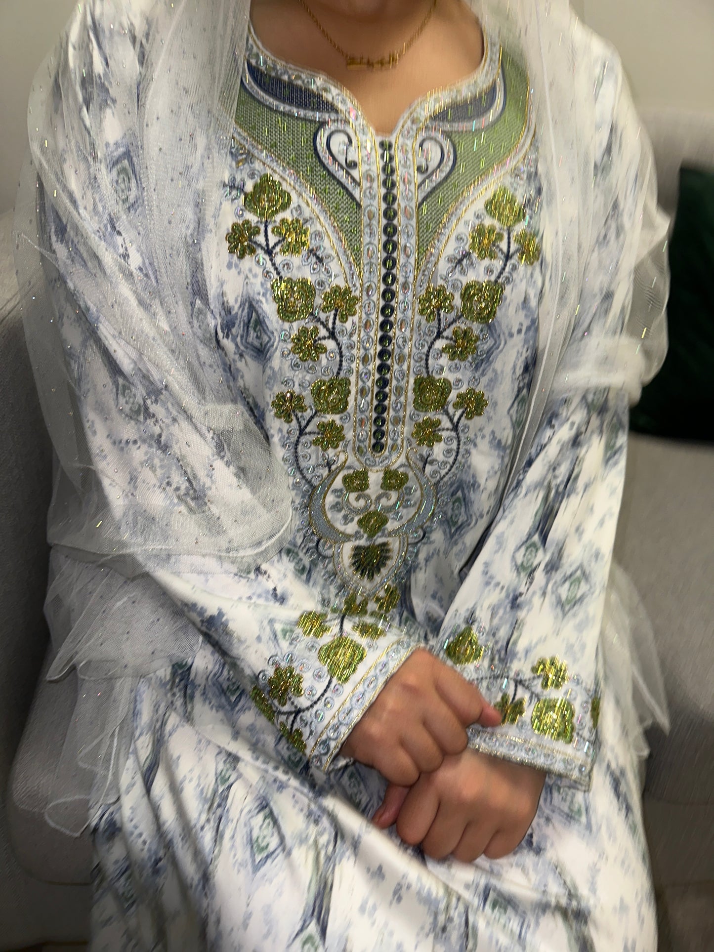 White and green mkhawar