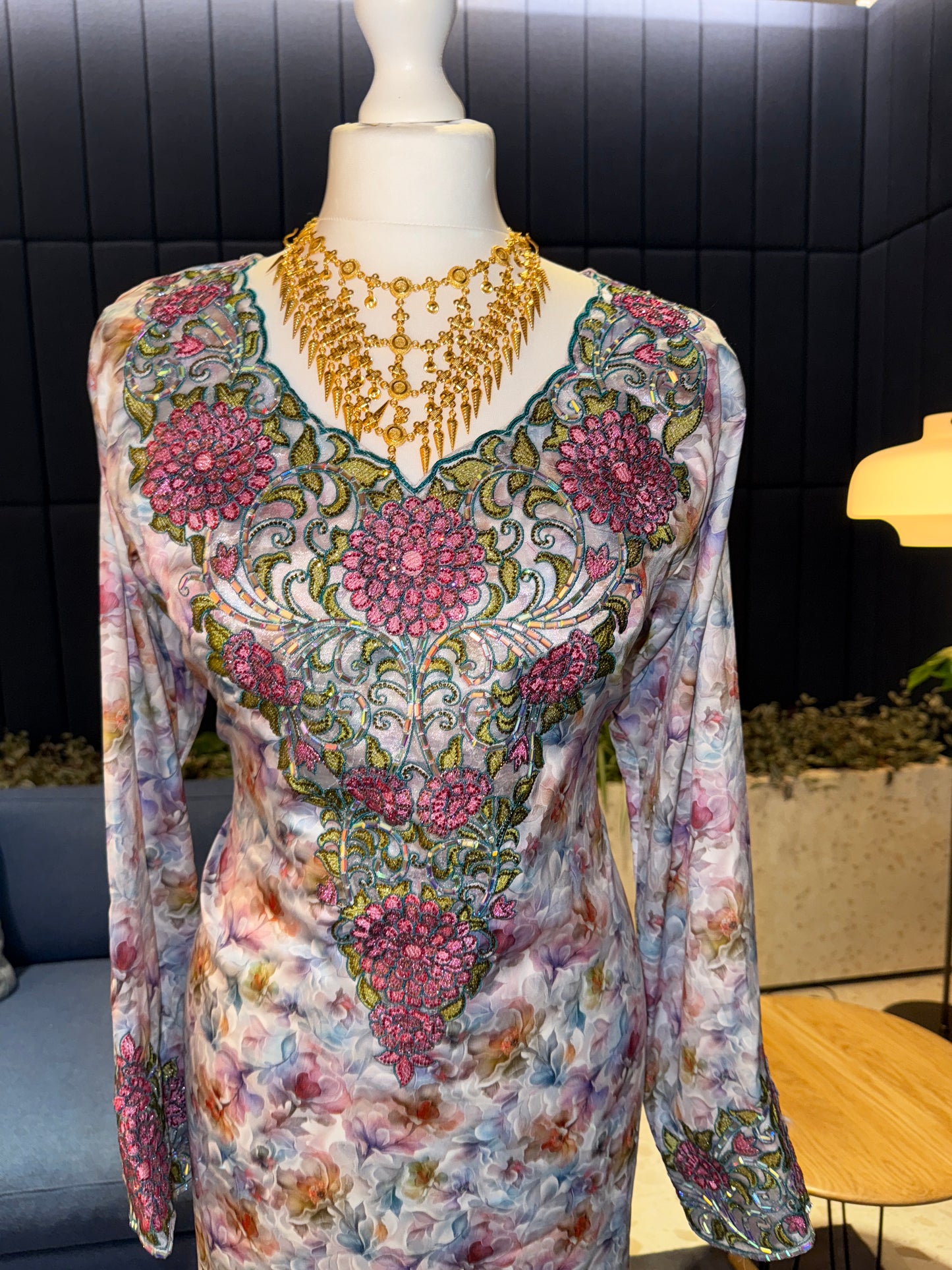 Green 3D mukhawar pure silk