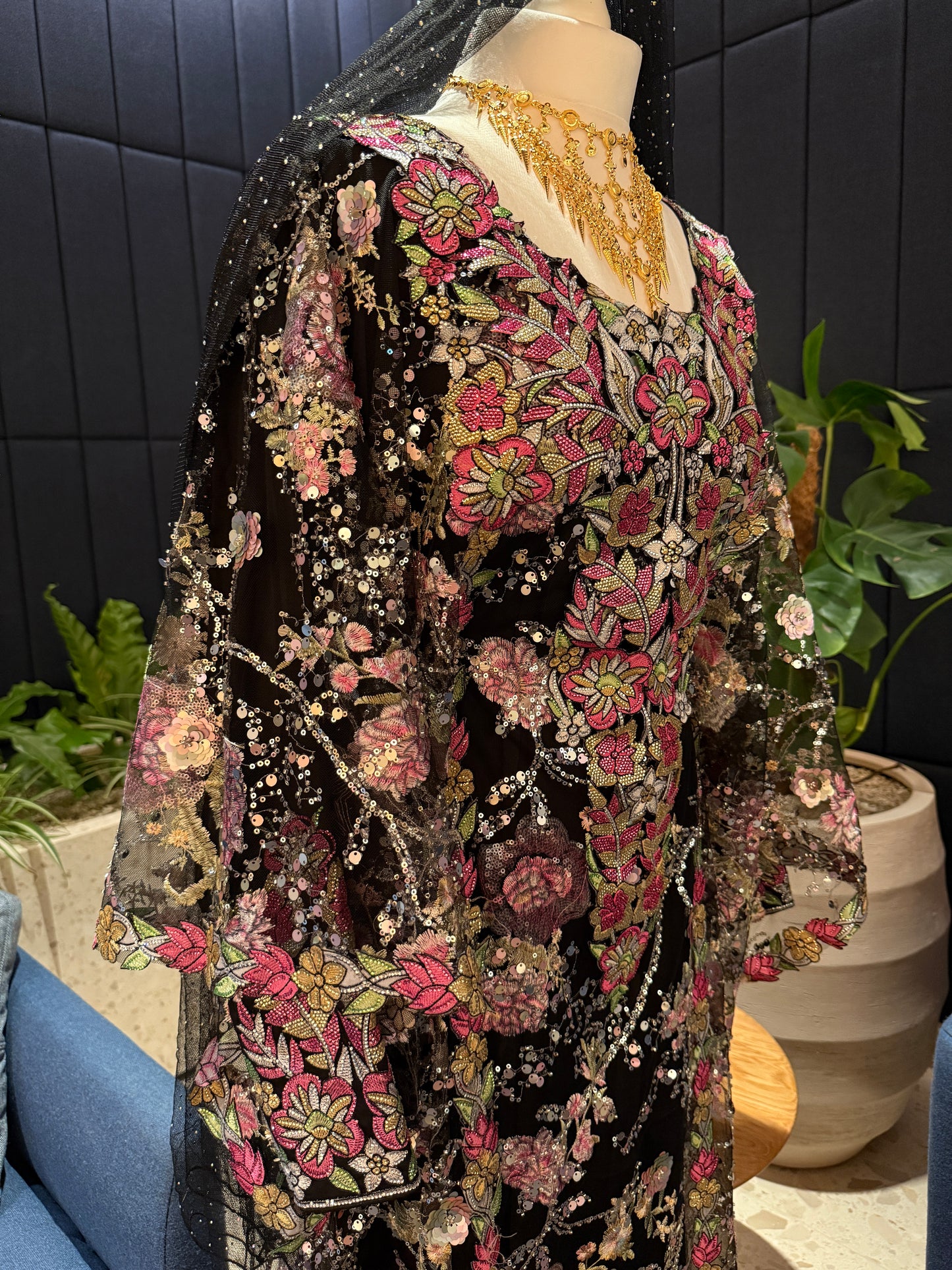 Handmade black and pink Emirati Thobe two pieces with belt inside