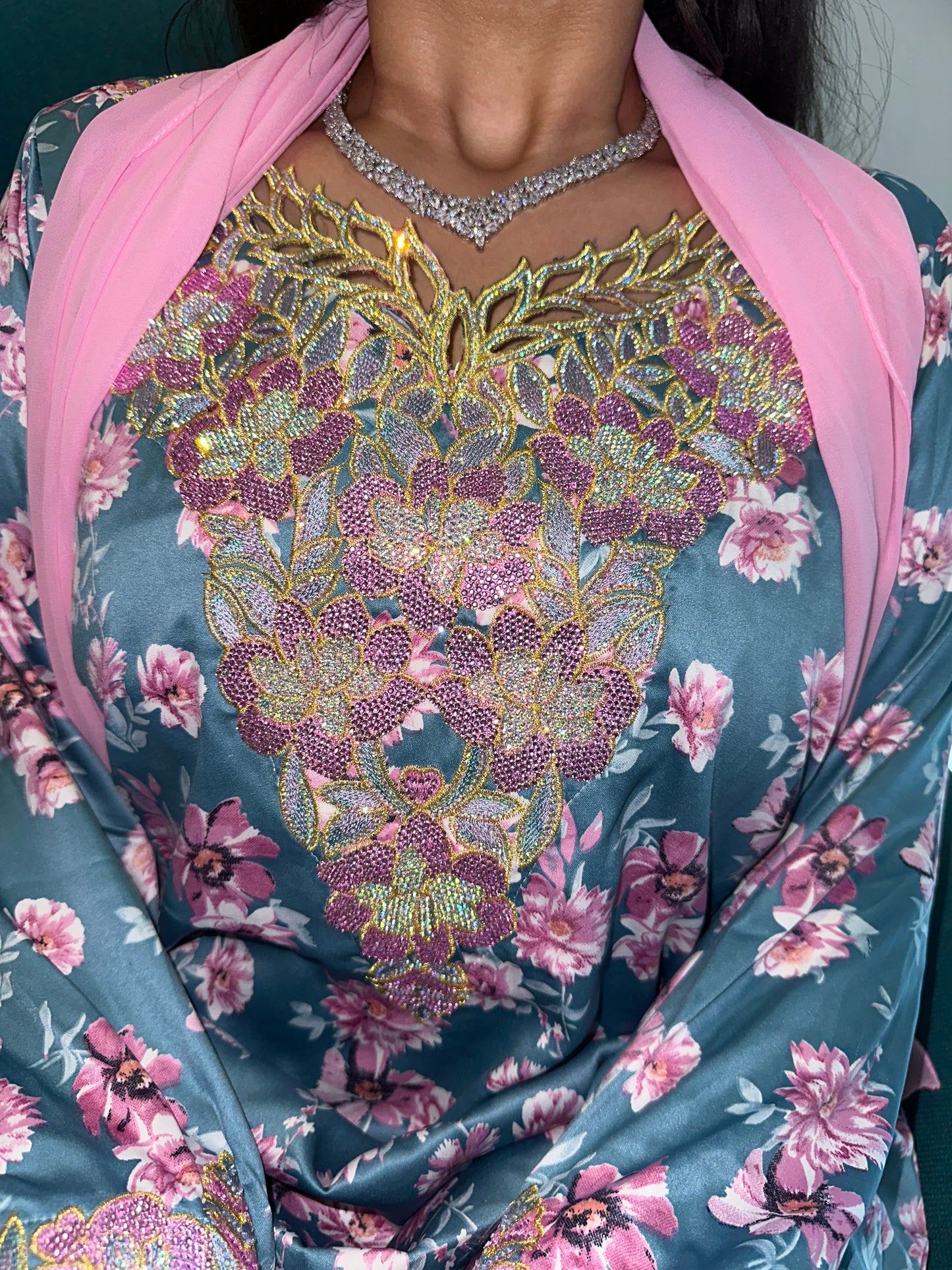 Turquoise and pink mkhawar with matching Shiela