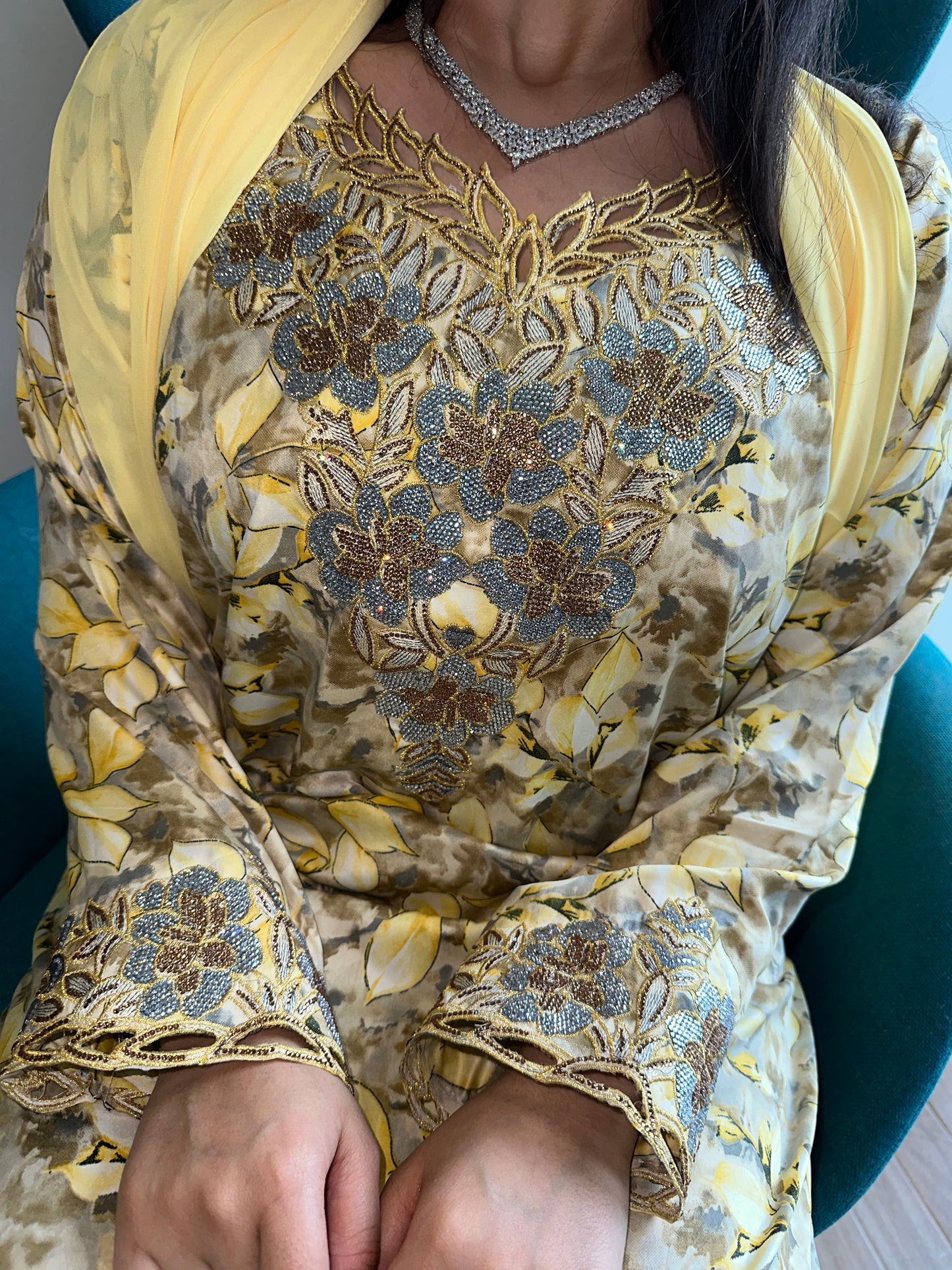 Creamy yello mkhawar with matching Shiela