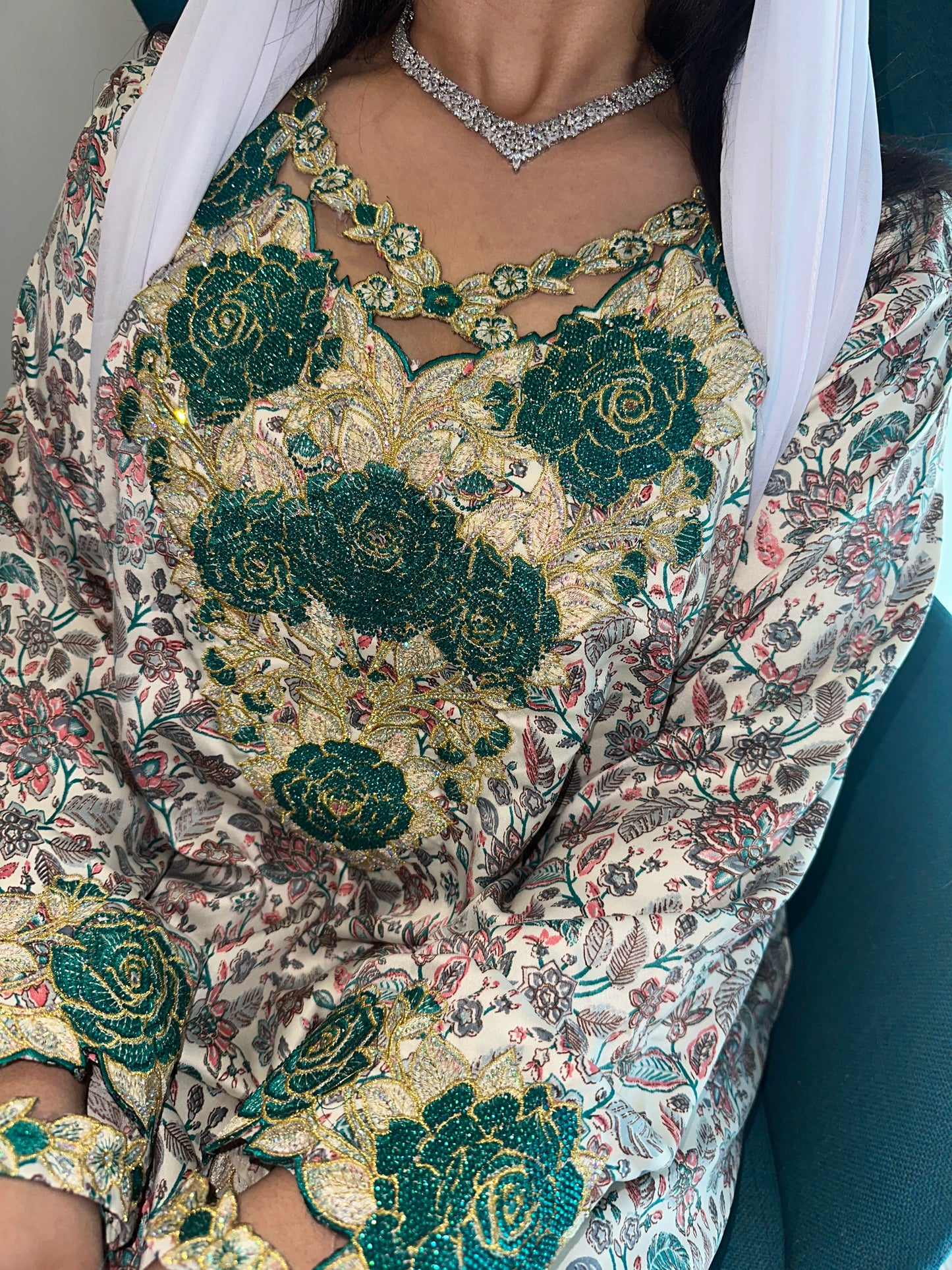 Grey and green mkhawar with matching Shiela