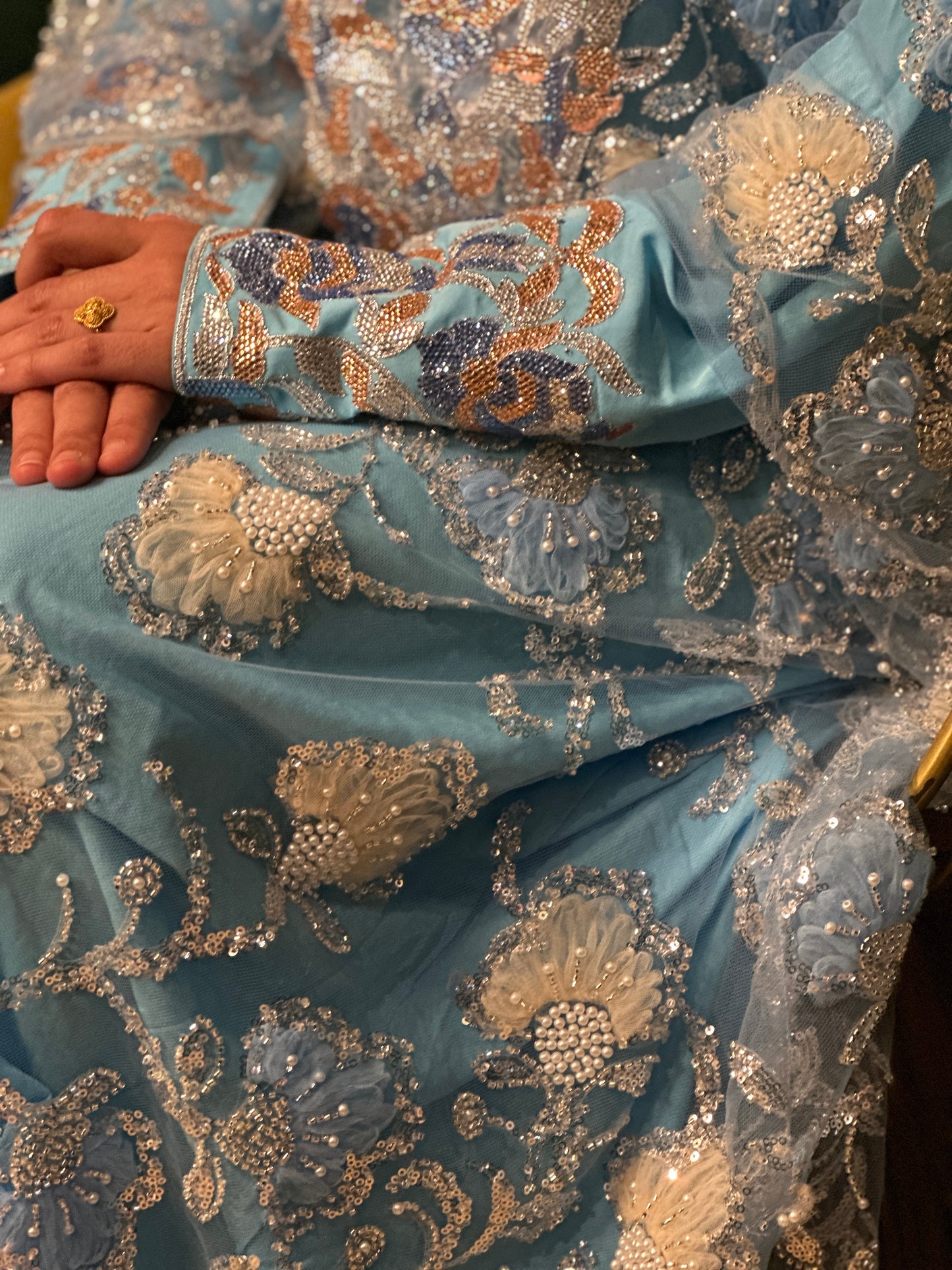 Fully handmade Emirates Thobe, two pieces with cream chiffon Sheila