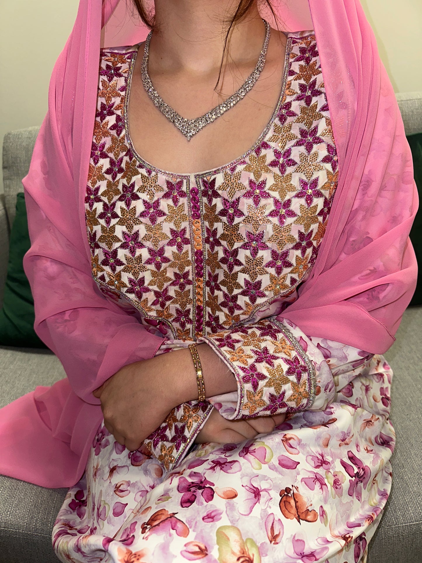 Pink Indonesian silk mkhawar with Shiela