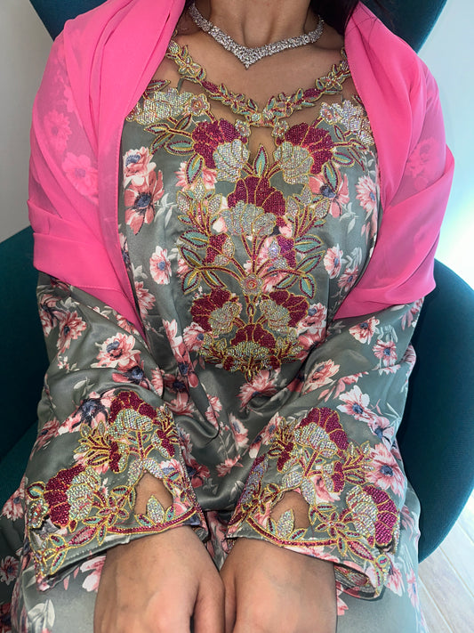 Pink and green mkhawar with matching Shiela