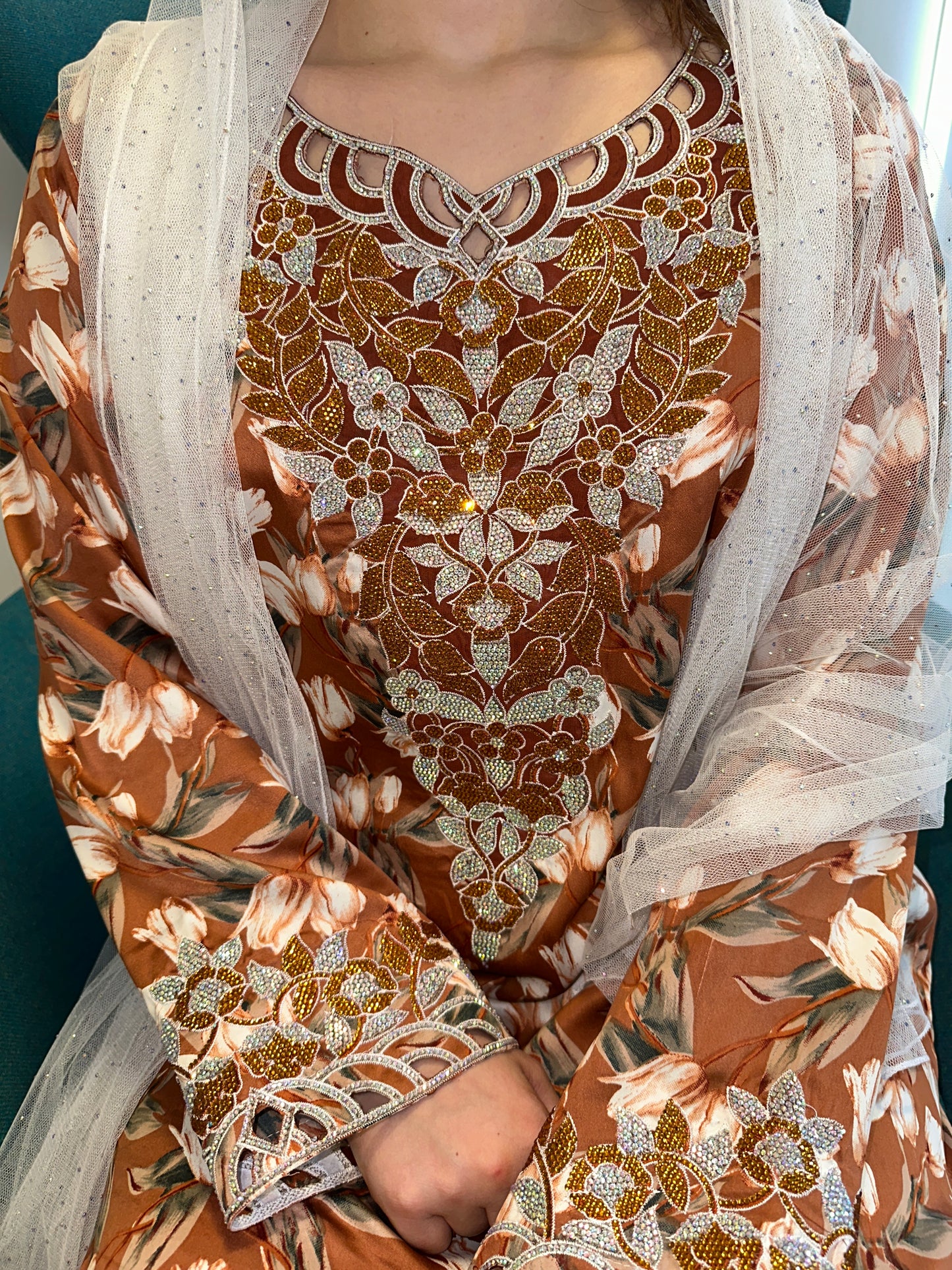 Brown mkhawar