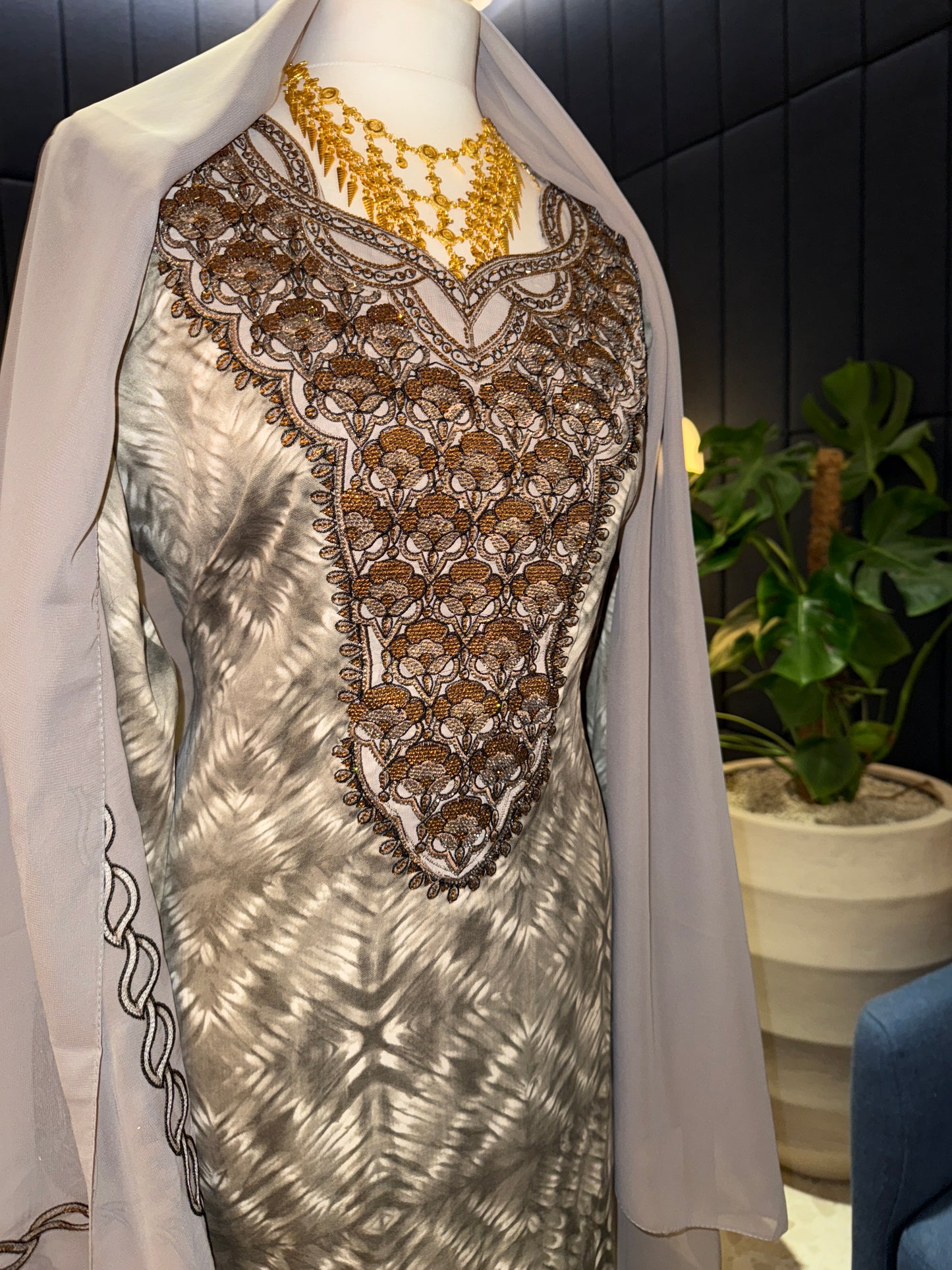 Grey mukhawar with matching Shiela and corset back